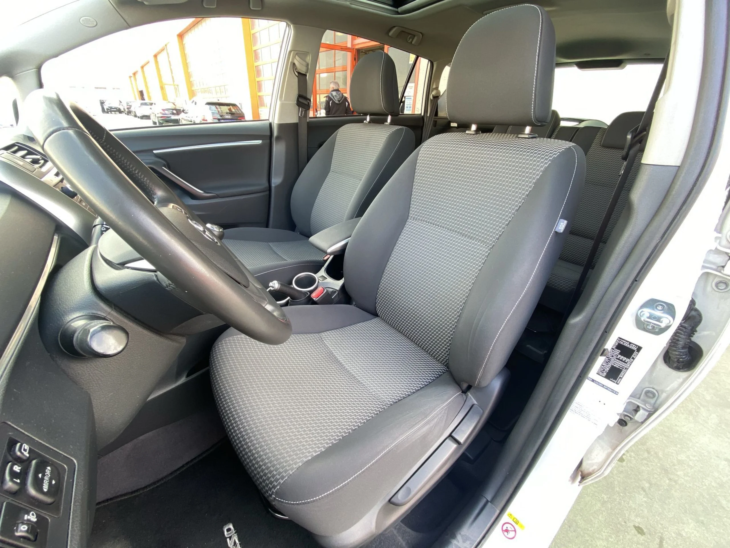 Toyota Verso 115D Advance 82 kW (112 CV) - Foto 8