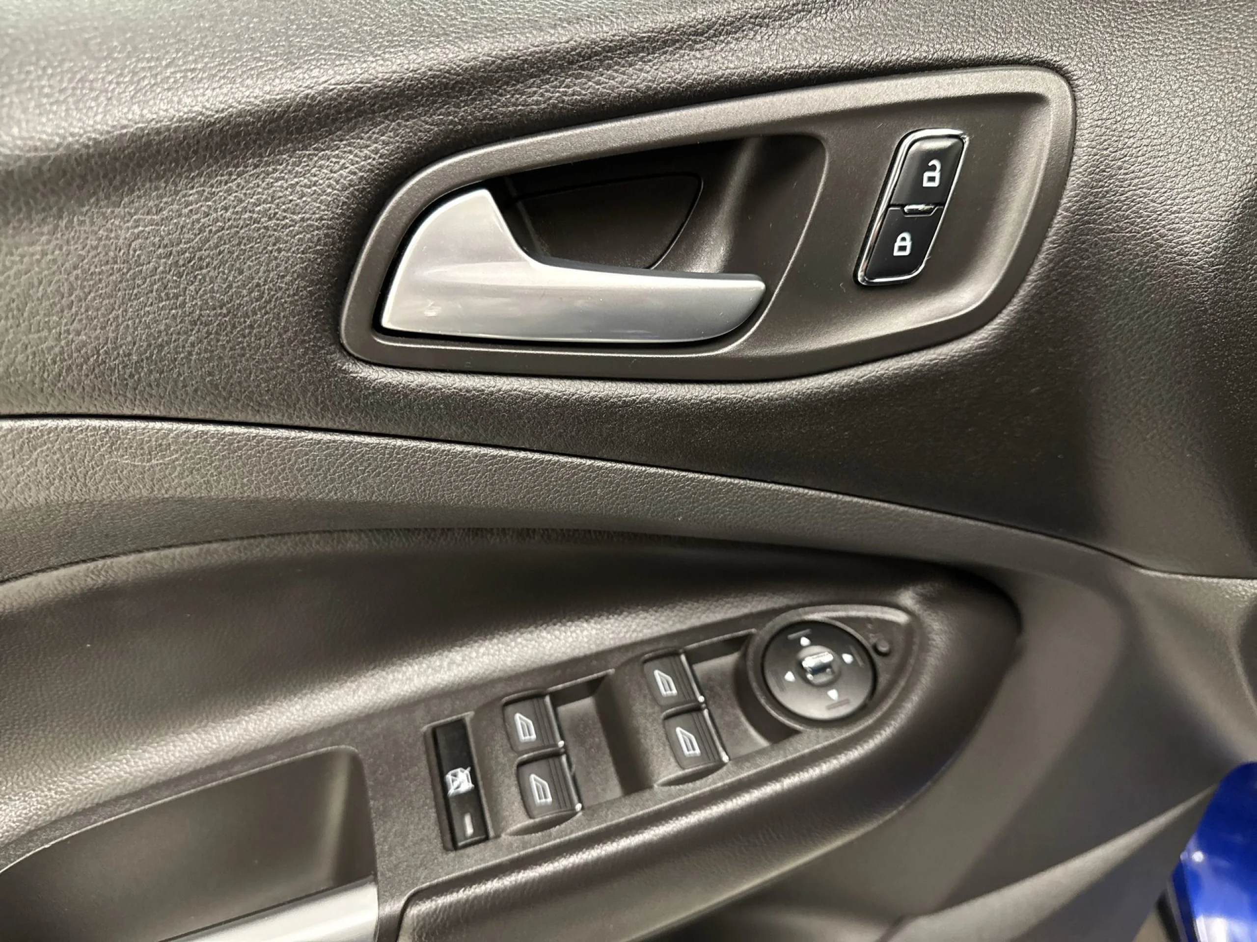 Ford Kuga 2.0 TDCI SANDS Trend 4x2 110 kW (140 CV) - Foto 10