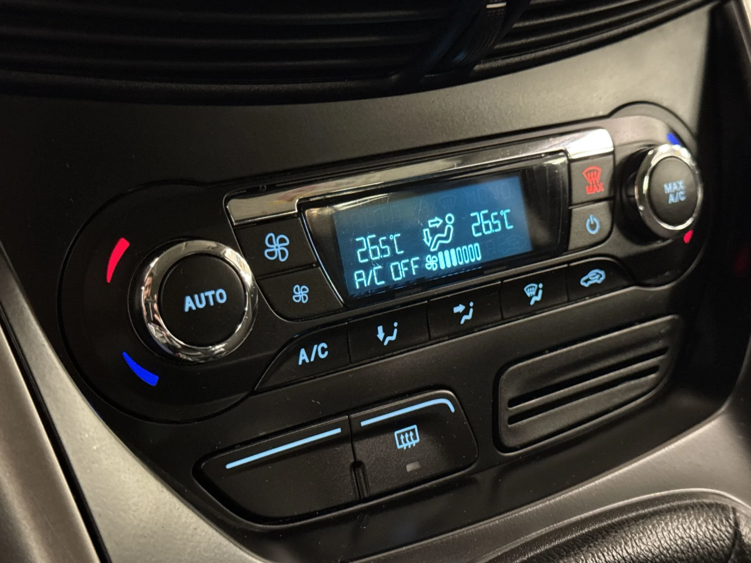 Ford Kuga 2.0 TDCI SANDS Trend 4x2 110 kW (140 CV) - Foto 16