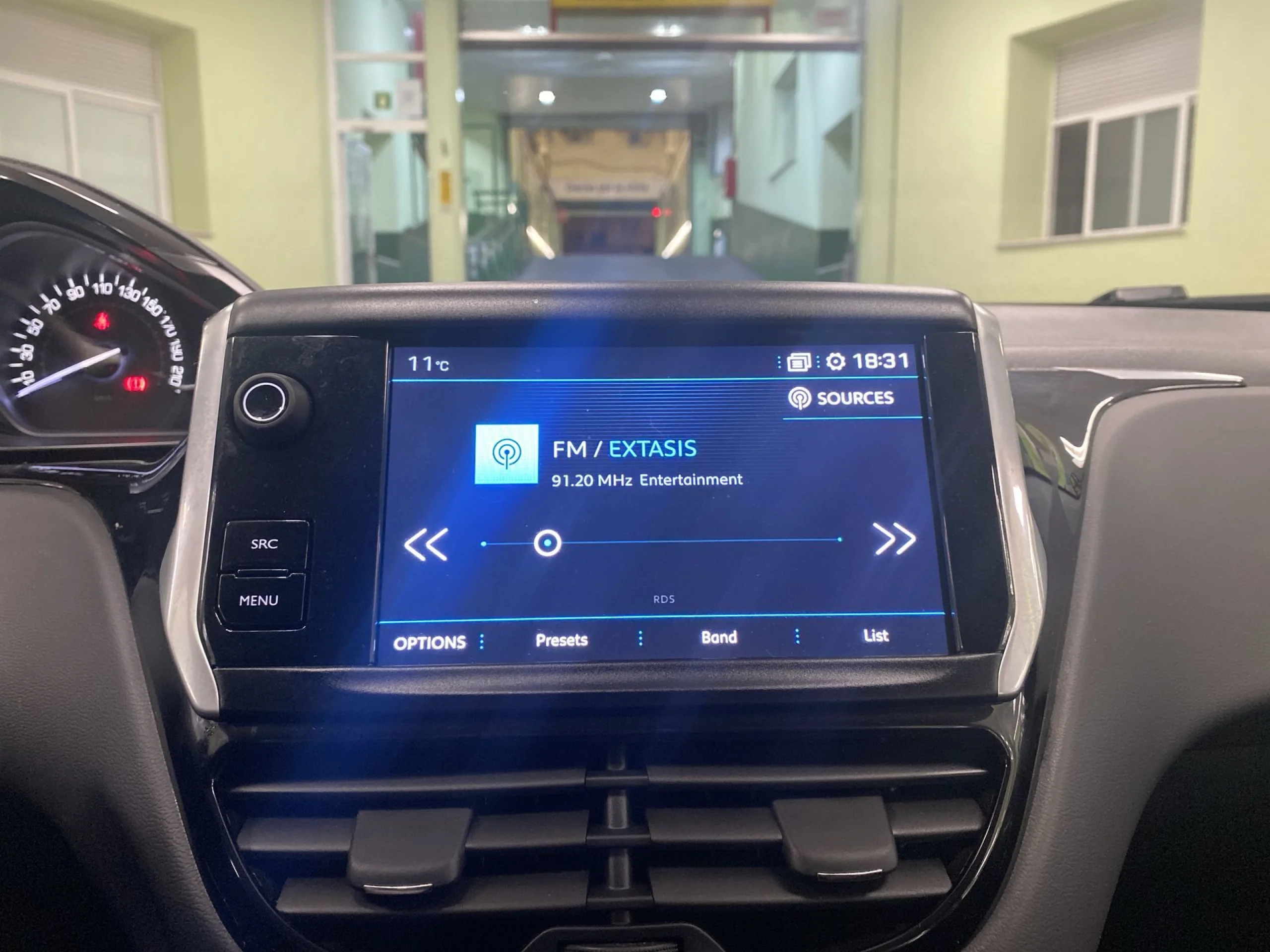 Peugeot 208 1.2L PureTech Signature  81 KW (110 CV) - Foto 13