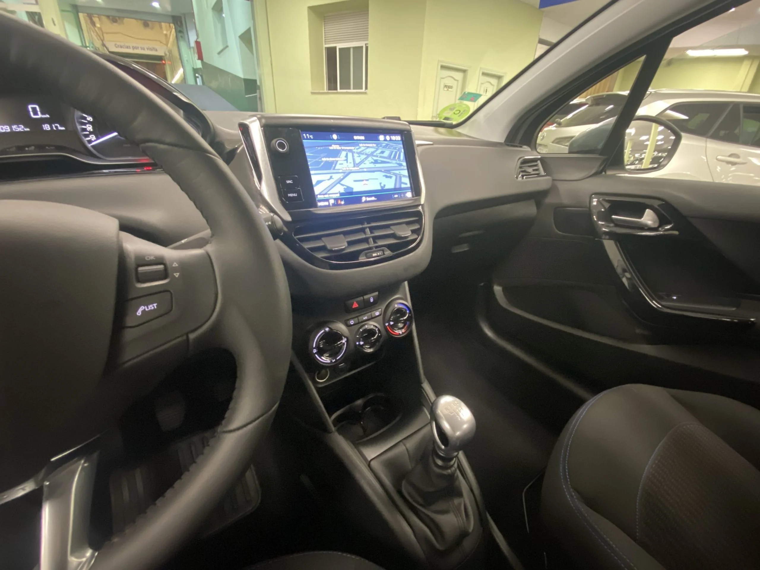 Peugeot 208 1.2L PureTech Signature  81 KW (110 CV) - Foto 18