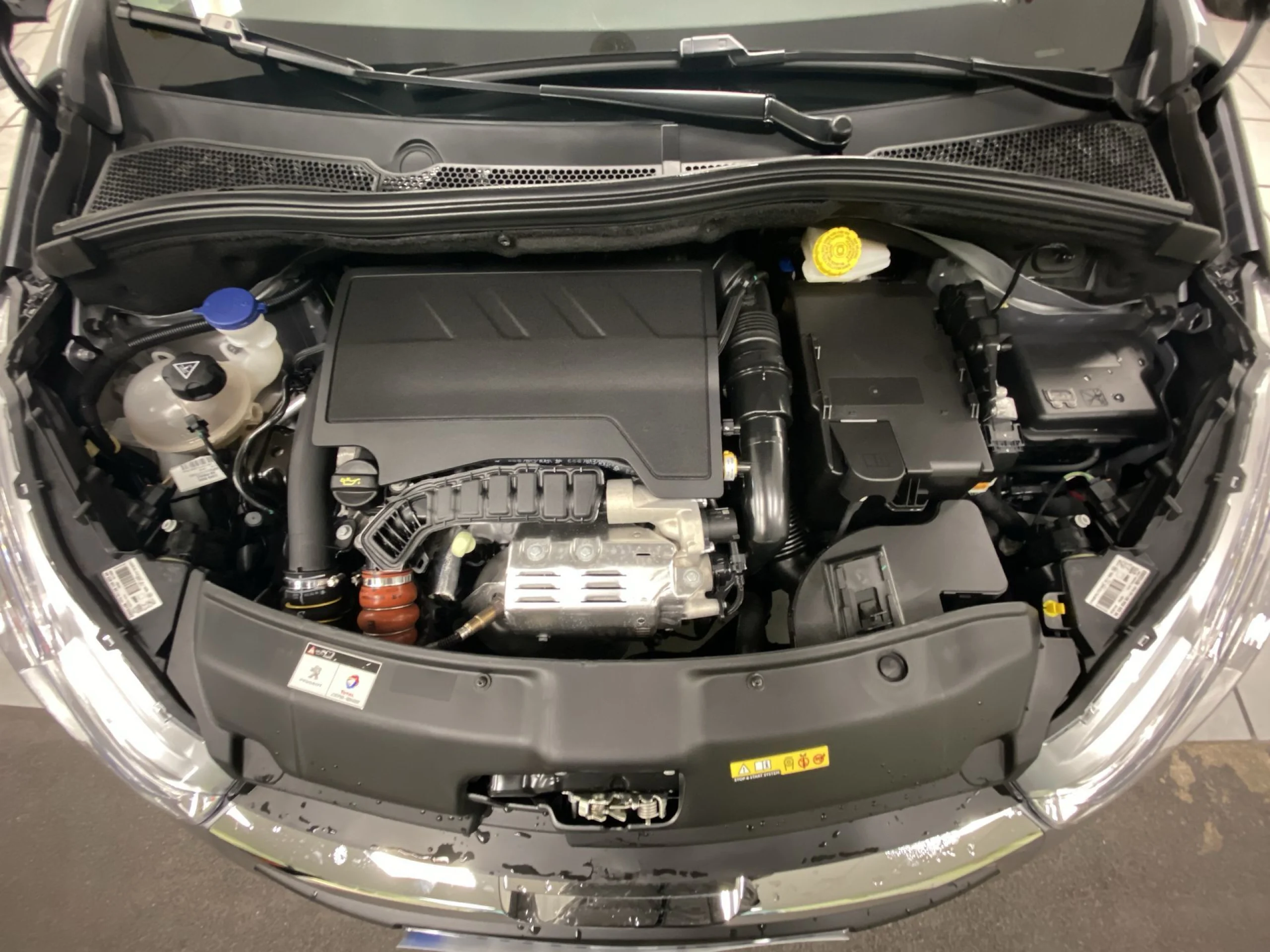 Peugeot 208 1.2L PureTech Signature  81 KW (110 CV) - Foto 22