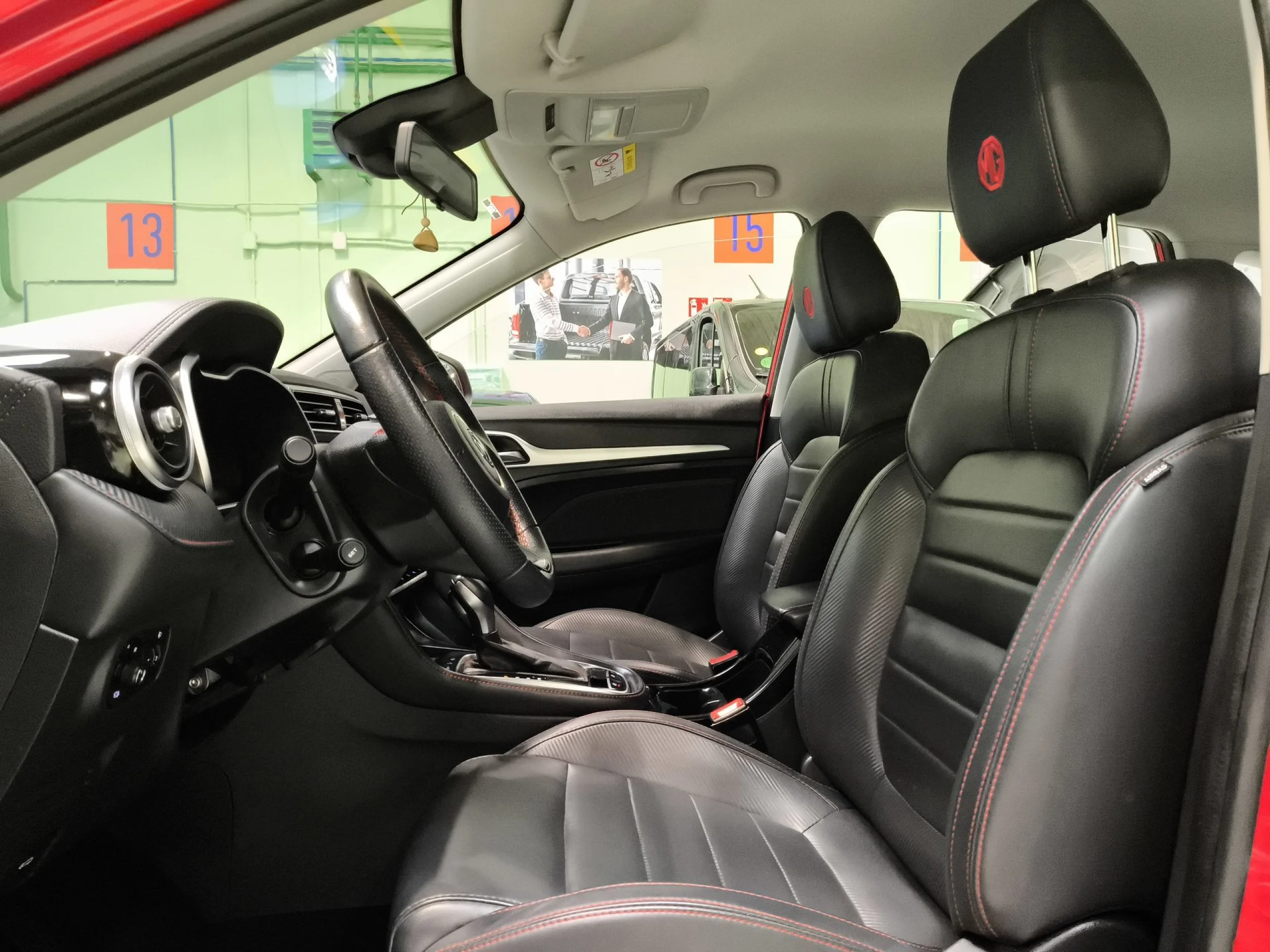 MG ZS 1.0T Luxury Auto 82 kW (111 CV) - Foto 8