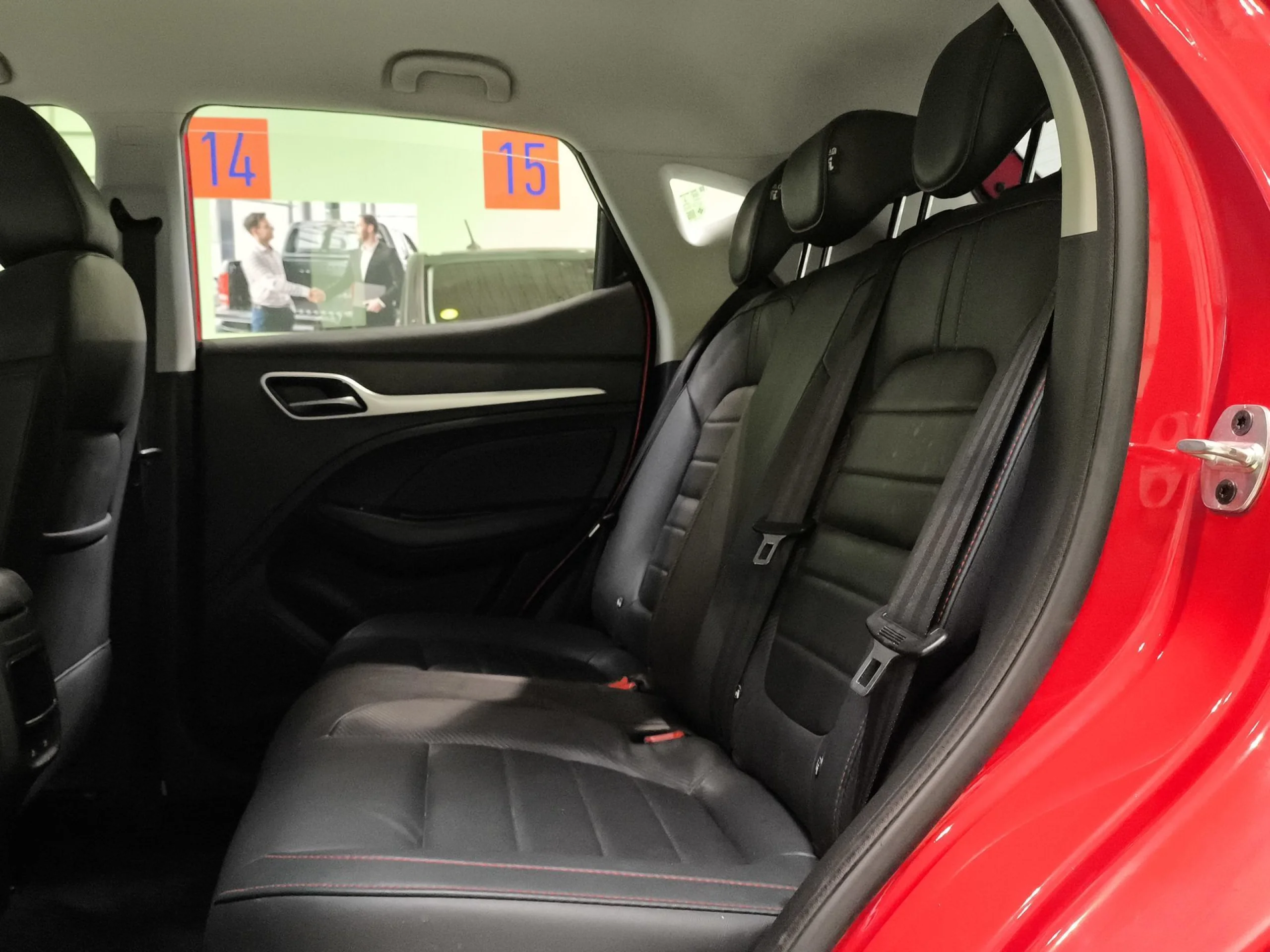 MG ZS 1.0T Luxury Auto 82 kW (111 CV) - Foto 27