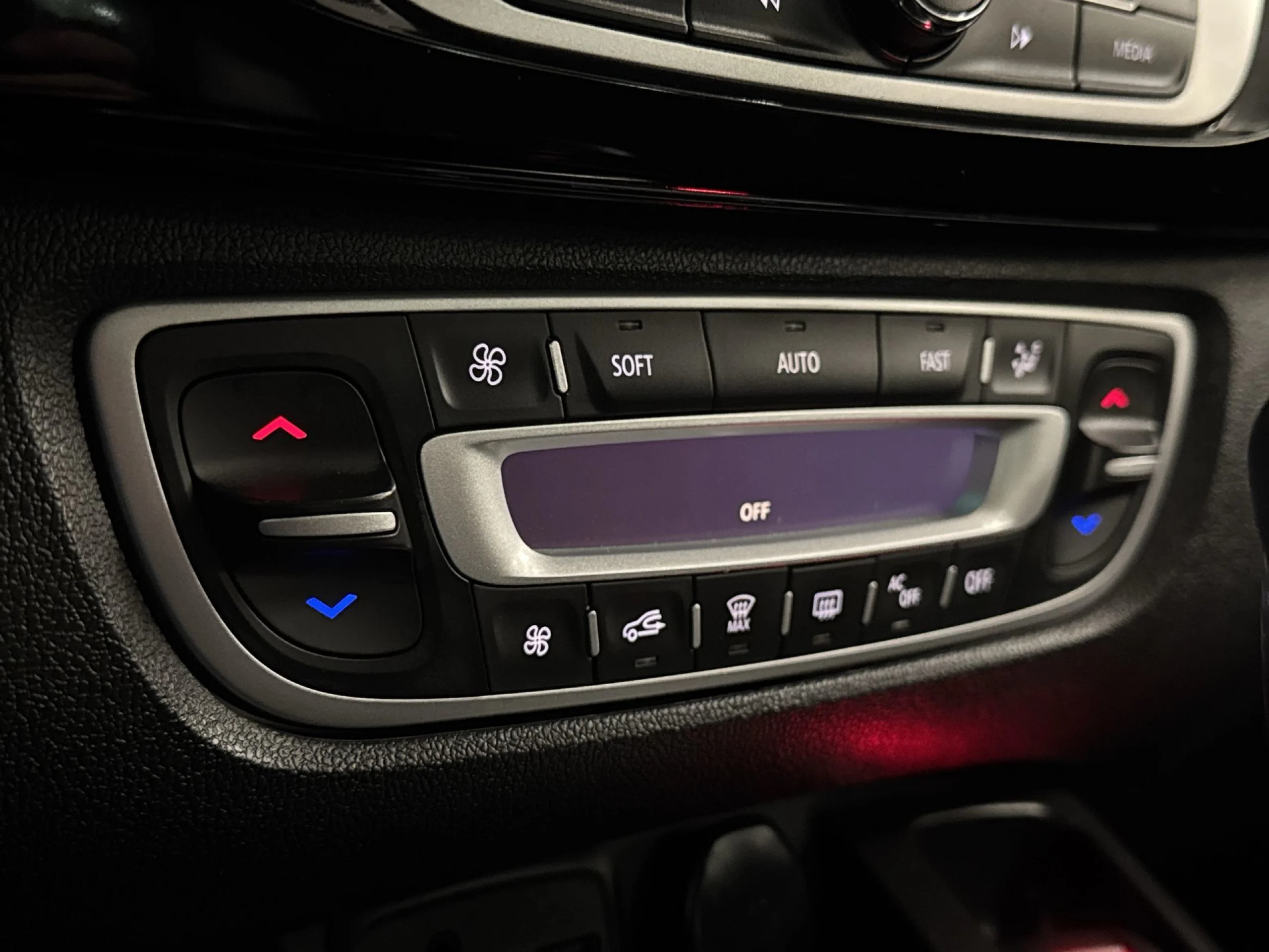 Renault Scenic dCi 110 Bose EDC 81 kW (110 CV) - Foto 18