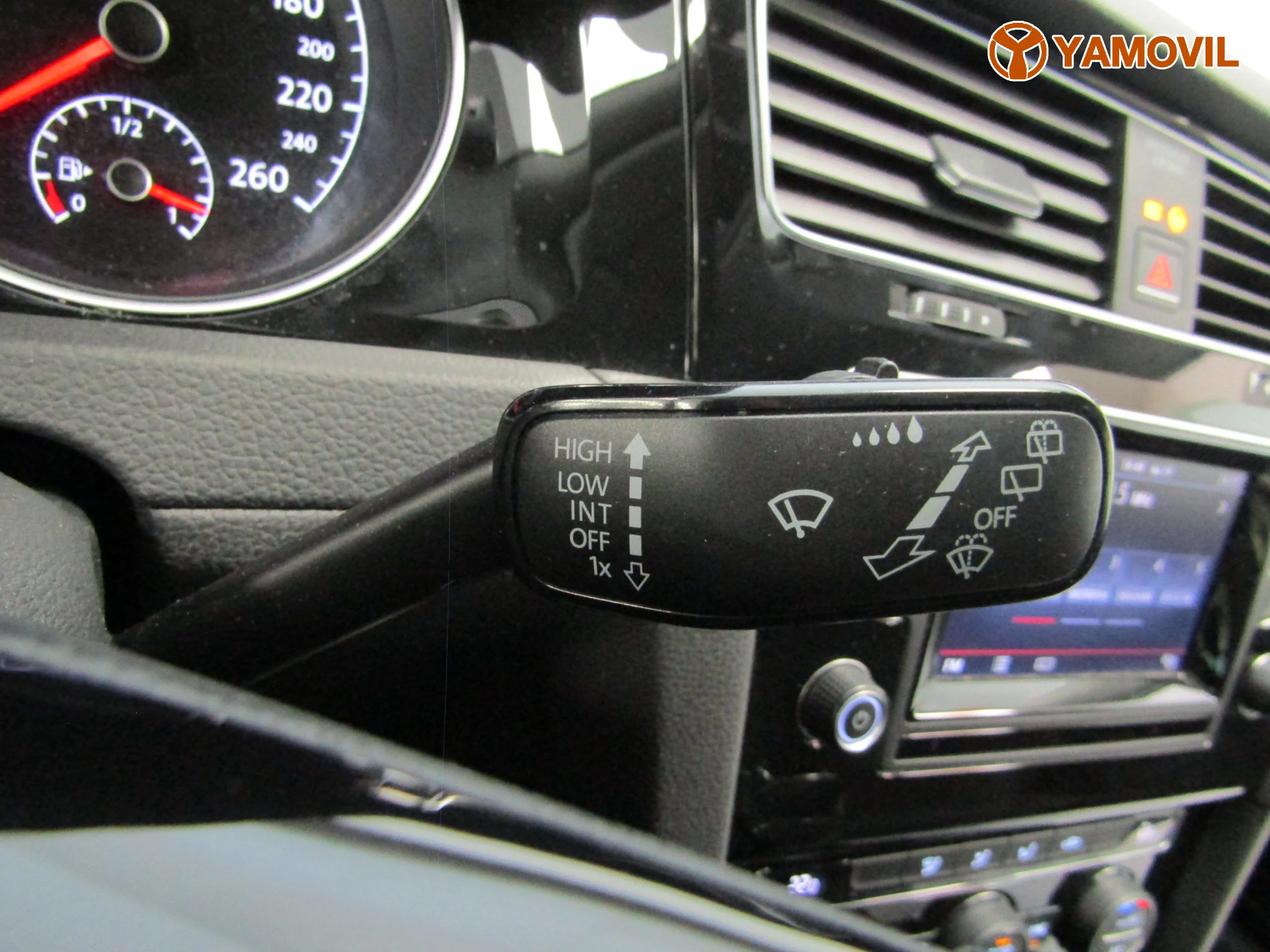 Volkswagen Golf 1.6 TDI 105CV SPORT 5P - Foto 24
