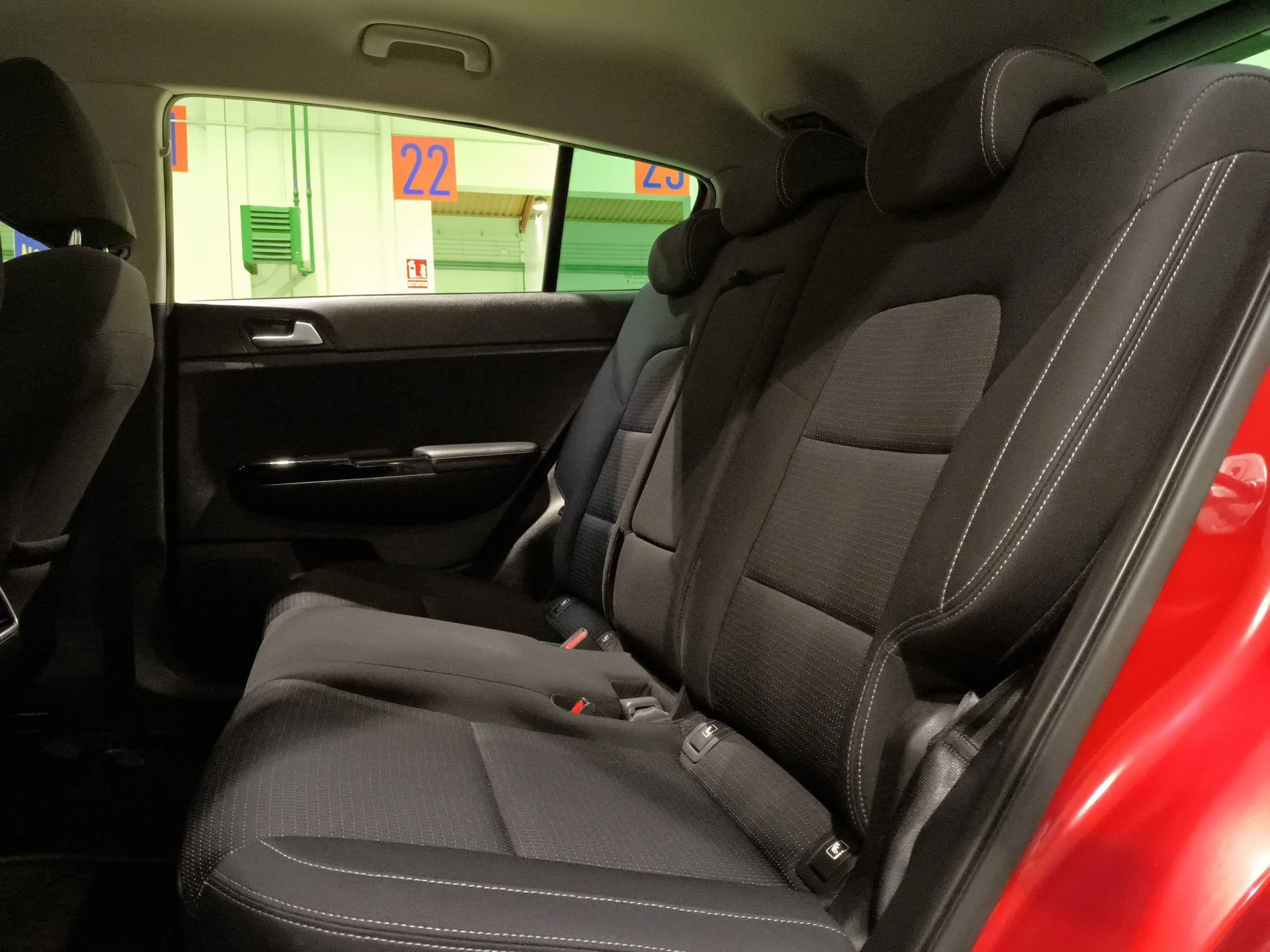 Kia Sportage 1.6 MHEV Black Edition 100 kW (136 CV) - Foto 22