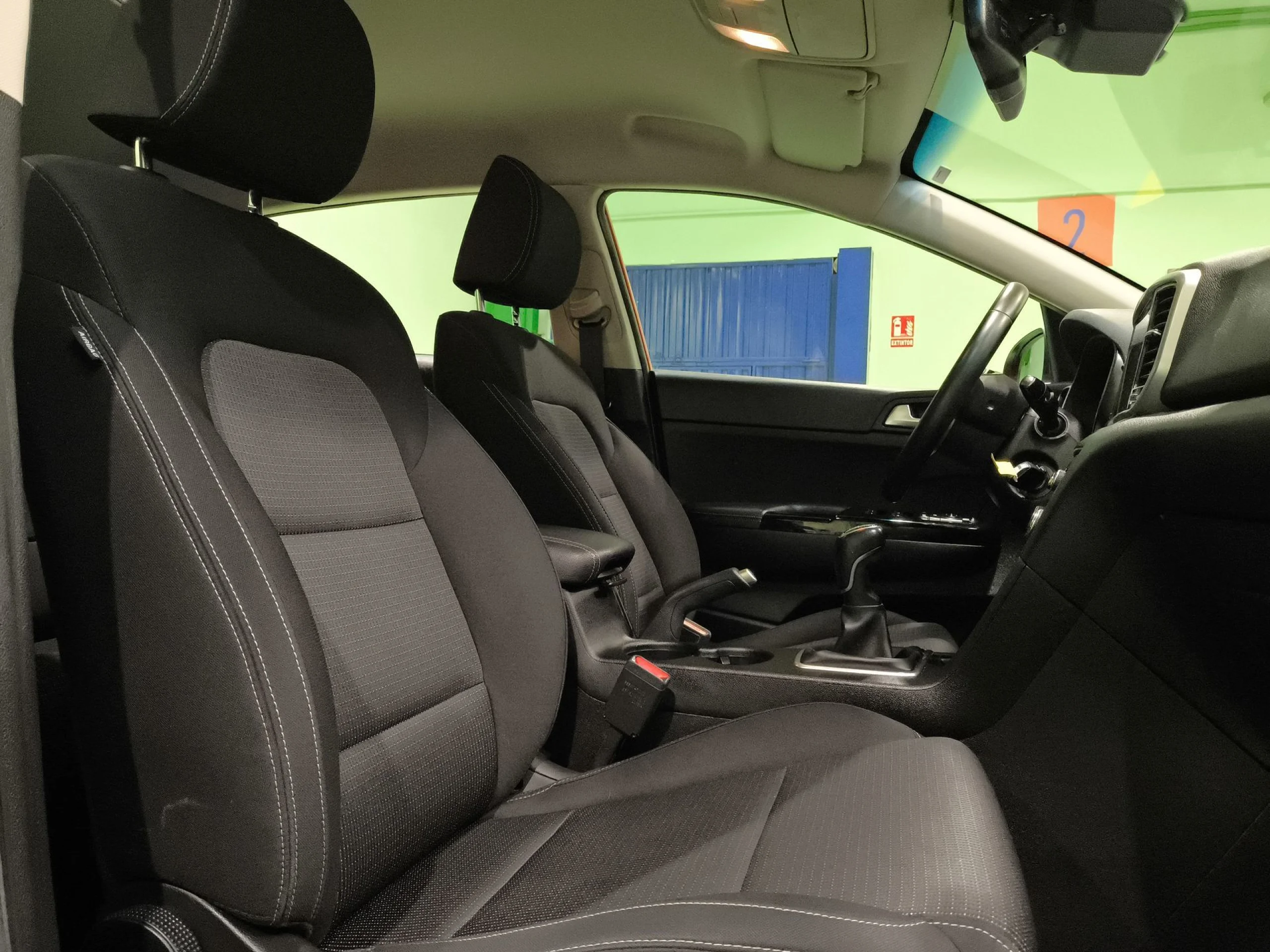 Kia Sportage 1.6 MHEV Black Edition 100 kW (136 CV) - Foto 25