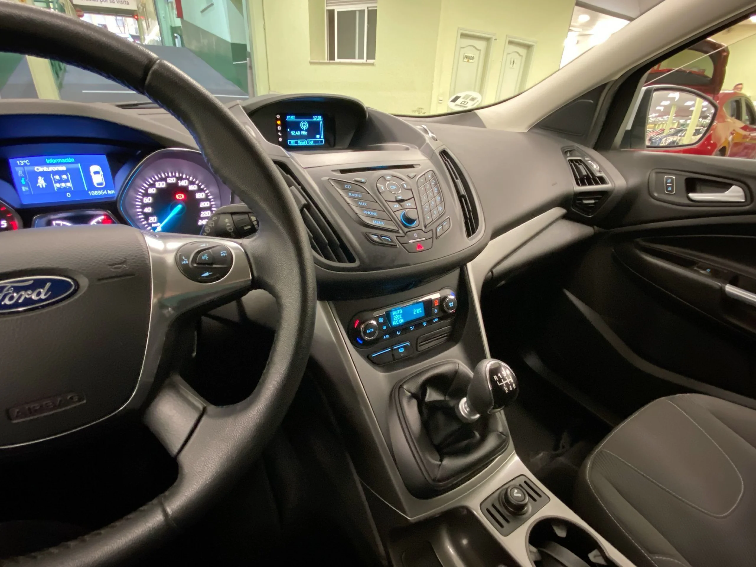 Ford Kuga 2.0 TDCI SANDS Trend 4x2 110 kW (150 CV) - Foto 16