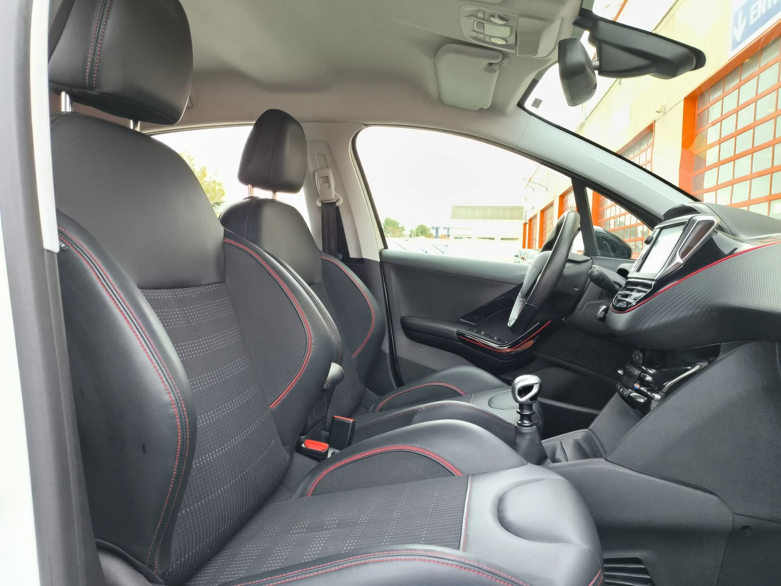 Peugeot 208 1.2 PureTech GT Line 81 kW (110 CV) - Foto 20