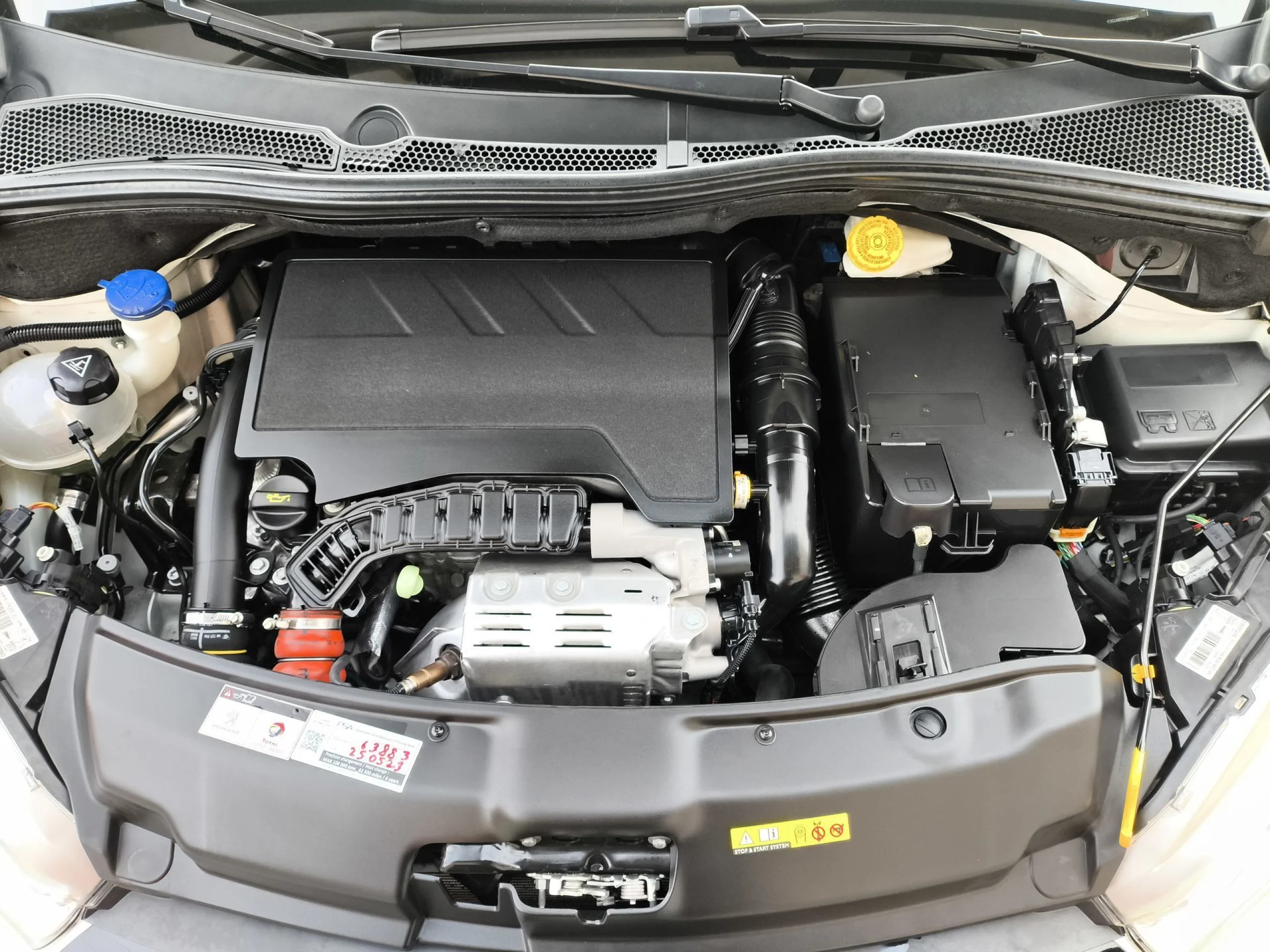 Peugeot 208 1.2 PureTech GT Line 81 kW (110 CV) - Foto 21