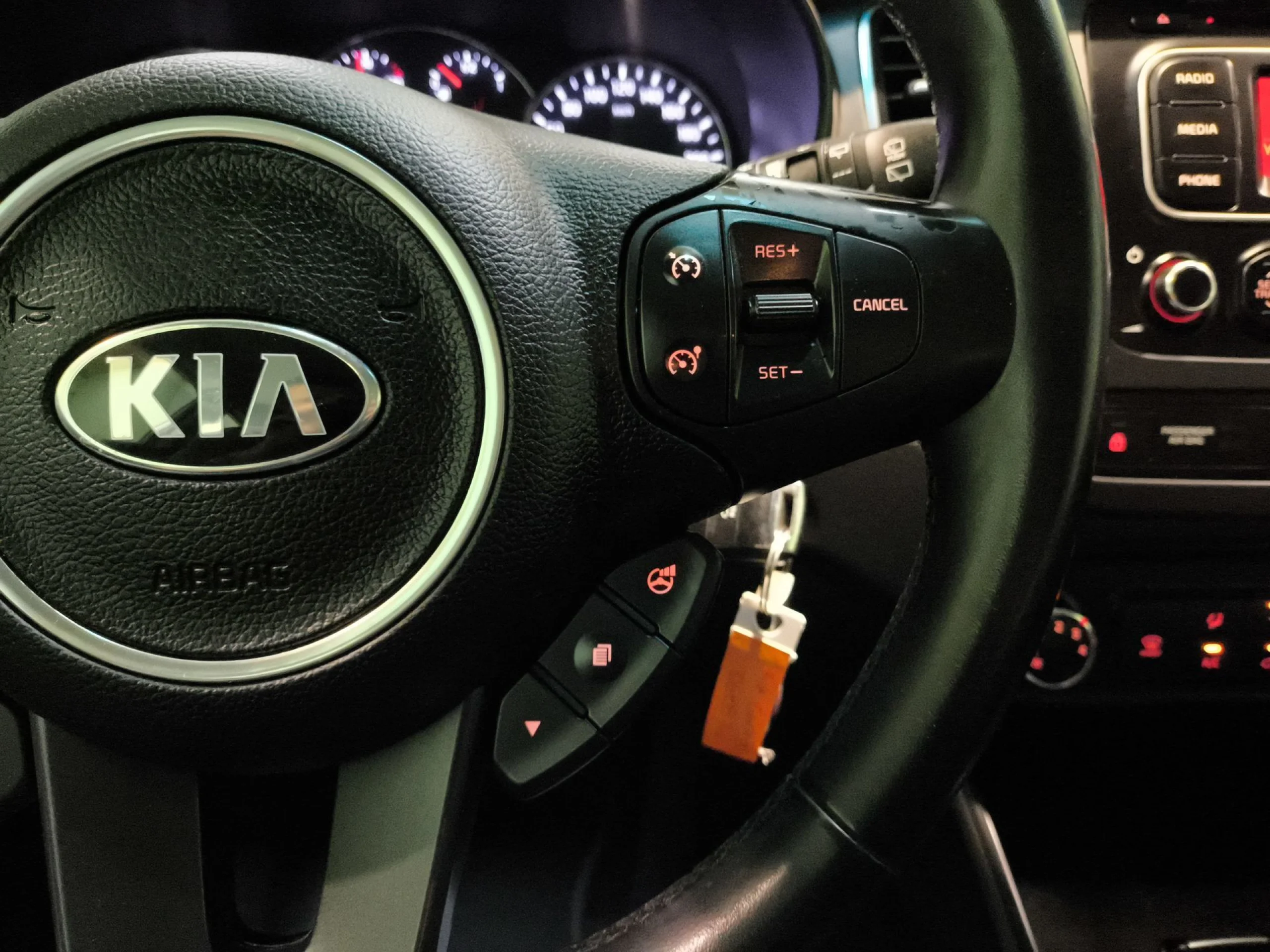 Kia Carens 1.6 GDi Concept 99 kW (135 CV) - Foto 14