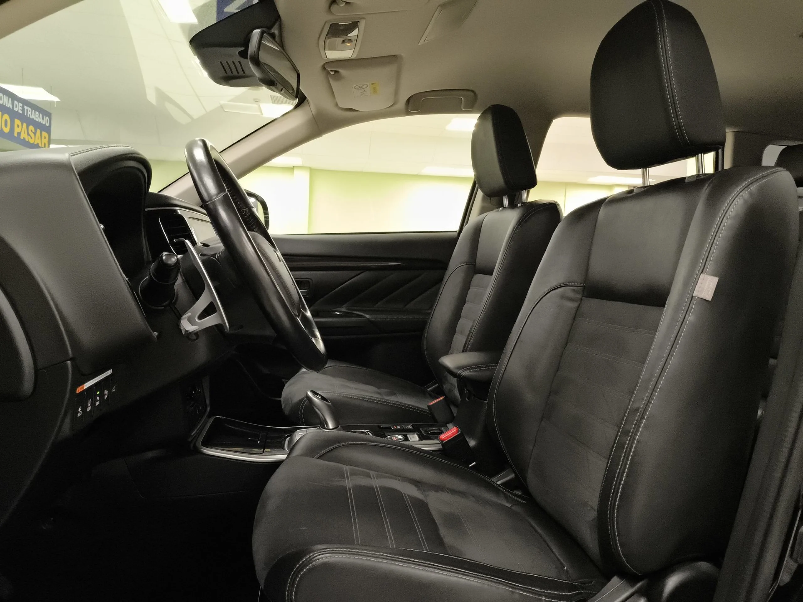 Mitsubishi Outlander 2.0 PHEV Kaiteki 4WD Auto 149 kW (203 CV) - Foto 8