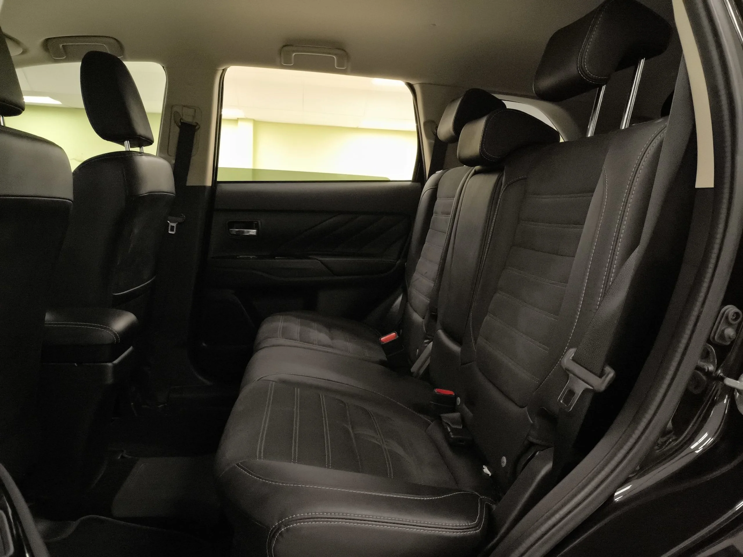 Mitsubishi Outlander 2.0 PHEV Kaiteki 4WD Auto 149 kW (203 CV) - Foto 26