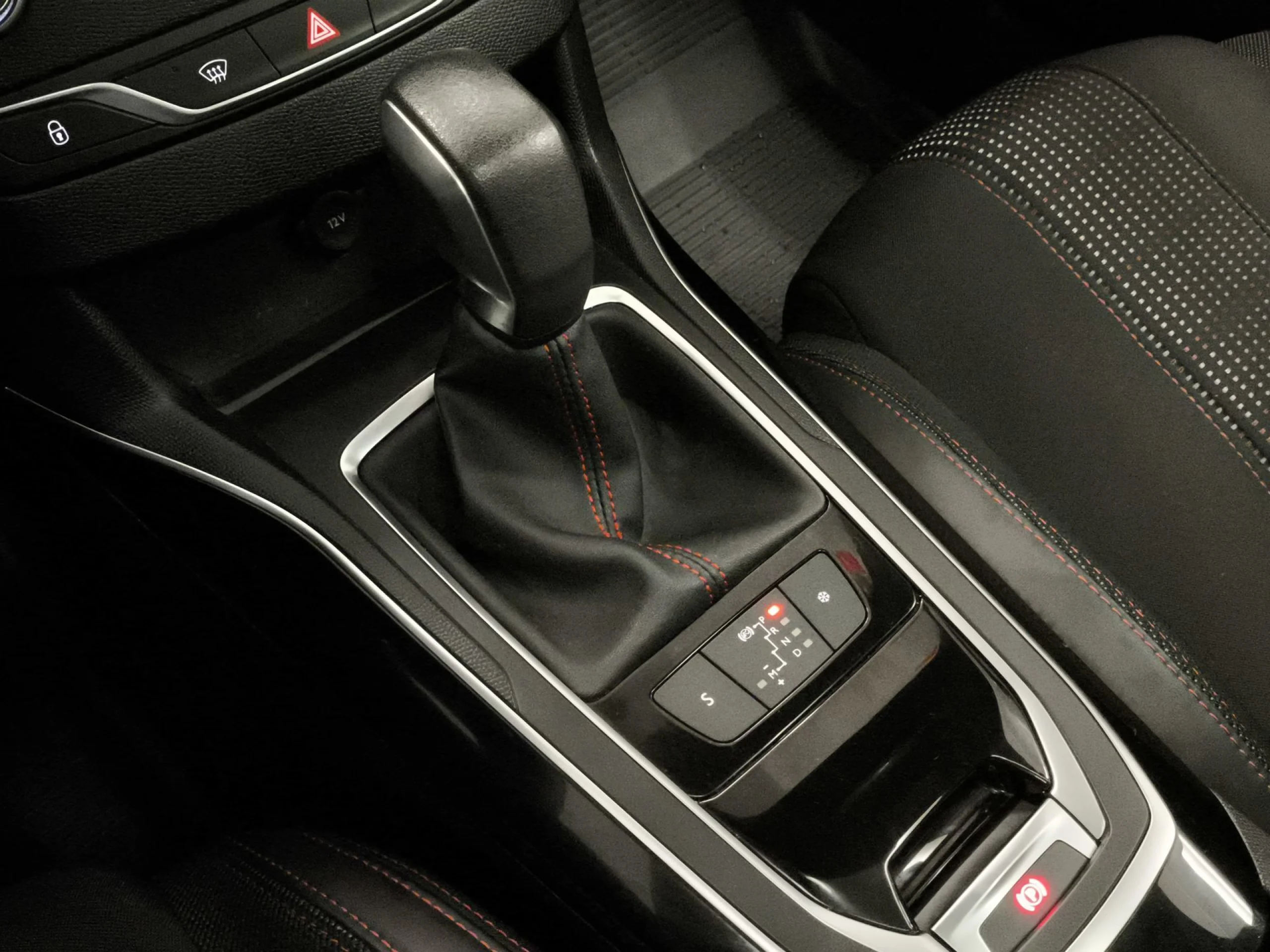 Peugeot 308 PureTech 130 SANDS GT Line EAT6 96 kW (130 CV) - Foto 17
