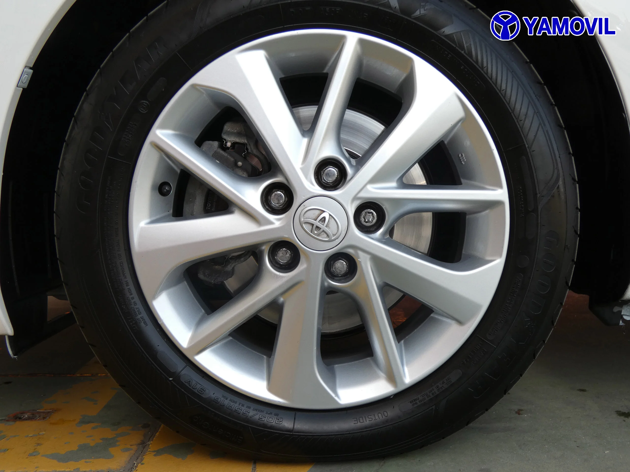 Toyota Auris 120D ACTIVE TOURNING SPORTS 5P - Foto 9