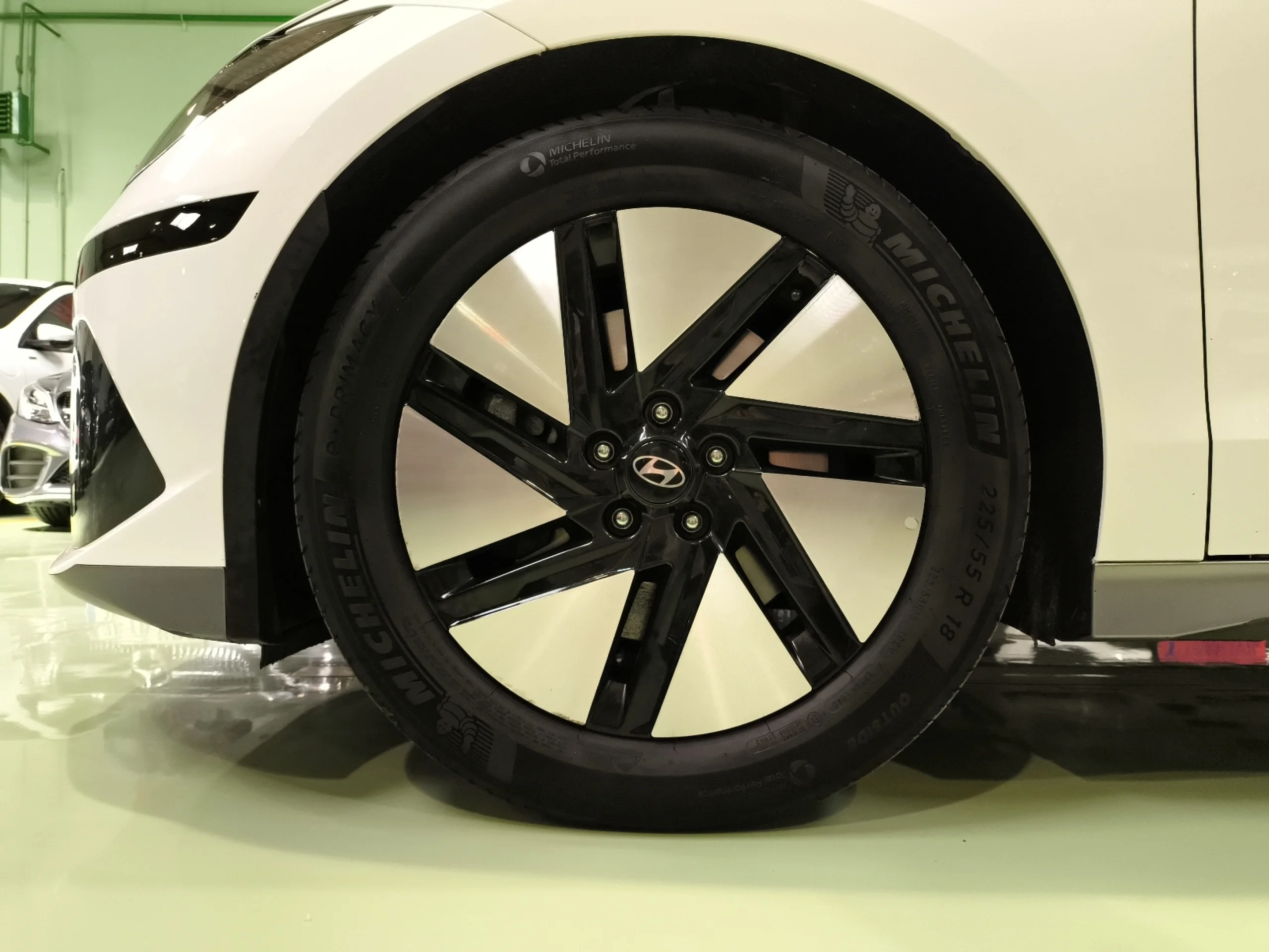 Hyundai Ioniq 6 77kWh Star RWD 168 kW (229 CV) - Foto 7