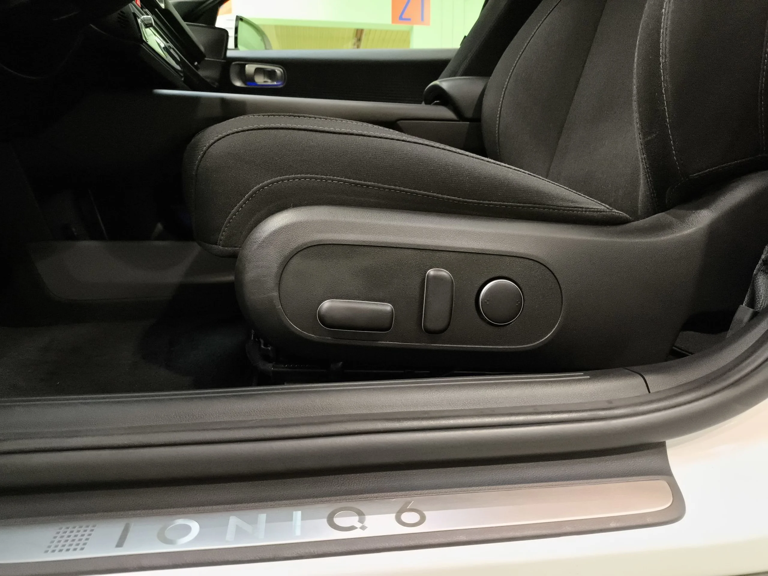 Hyundai Ioniq 6 77kWh Star RWD 168 kW (229 CV) - Foto 9