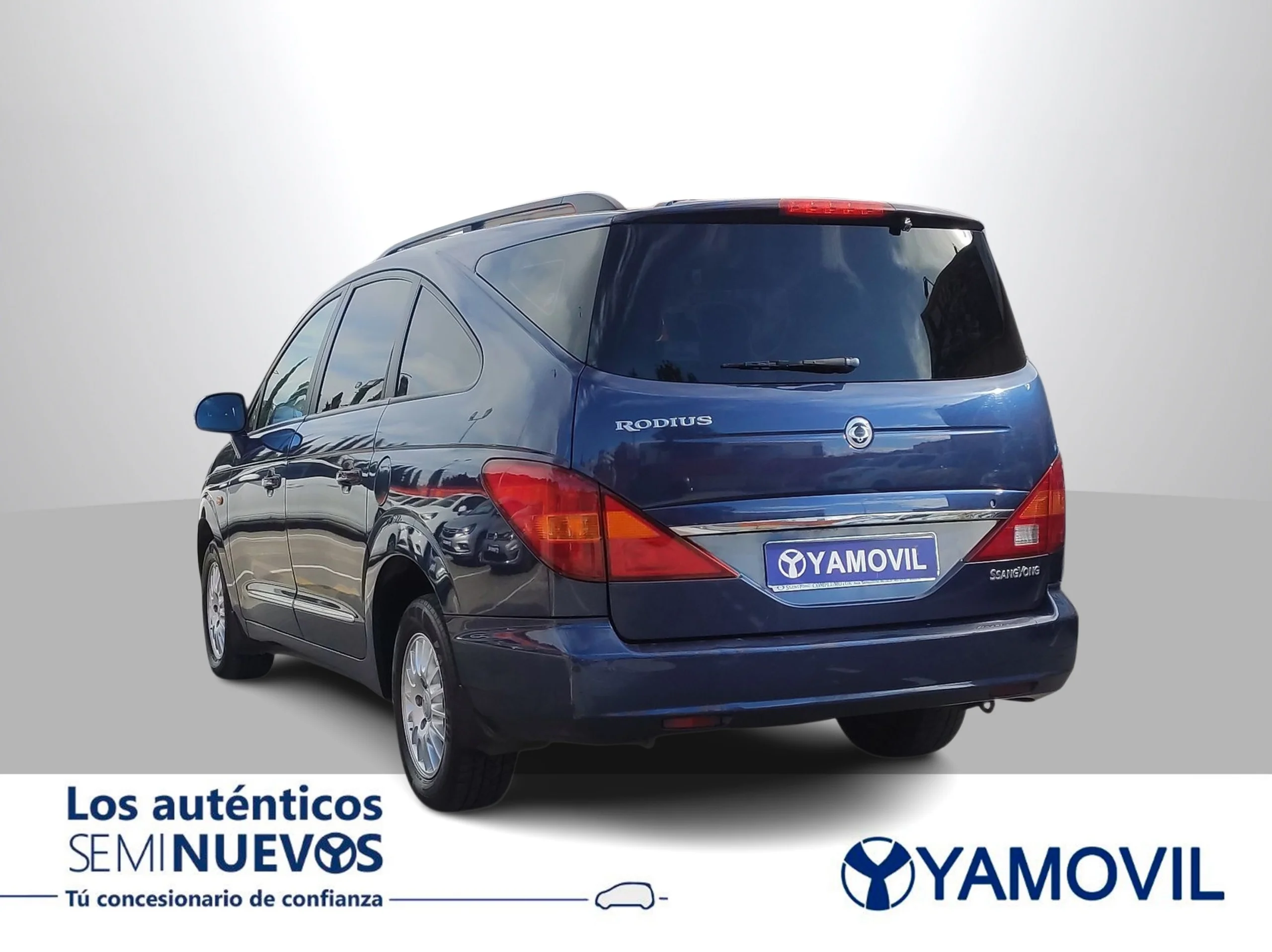 SsangYong Rodius 270 Xdi Premium 121 kW (165 CV) - Foto 3