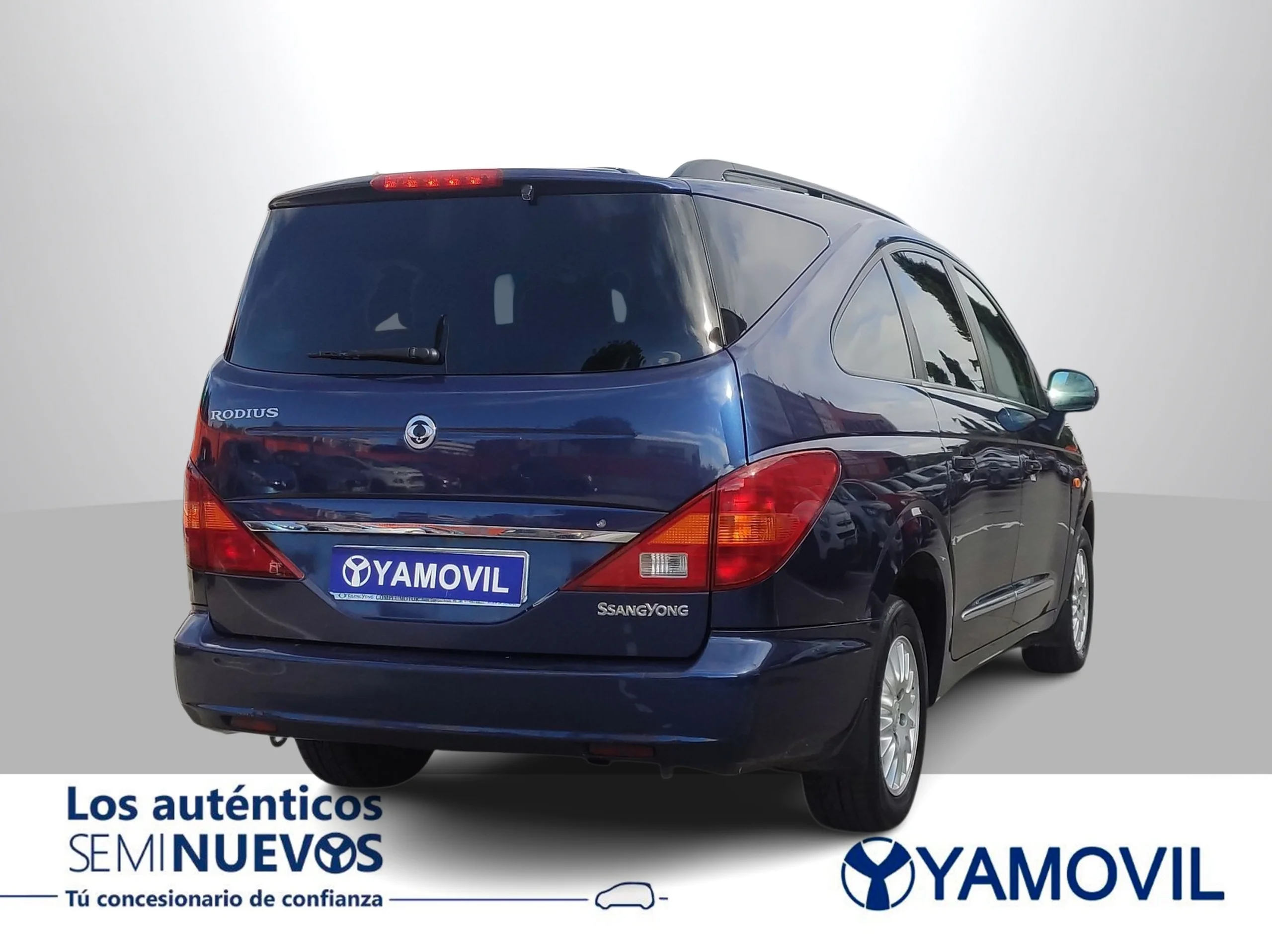SsangYong Rodius 270 Xdi Premium 121 kW (165 CV) - Foto 4