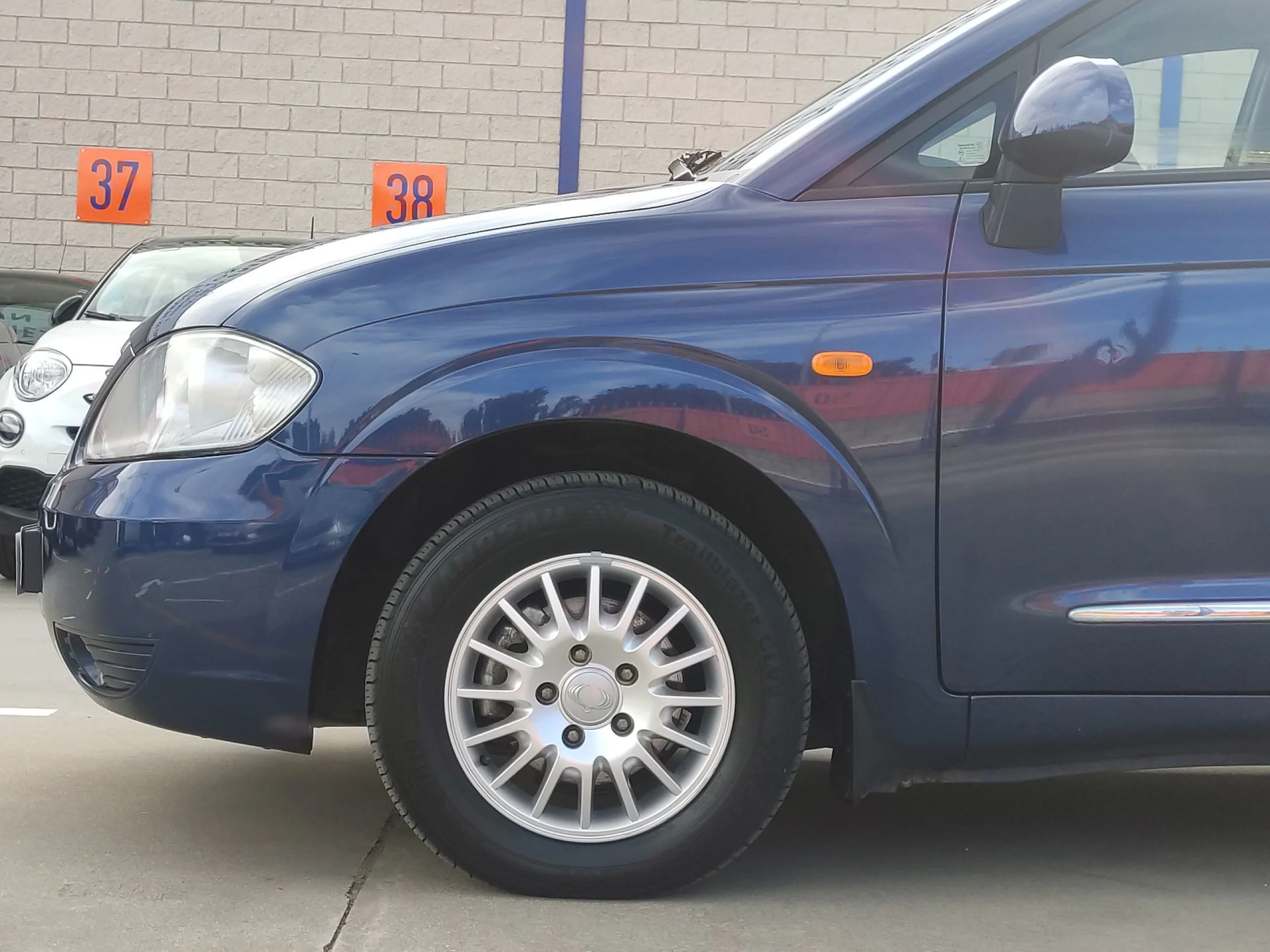 SsangYong Rodius 270 Xdi Premium 121 kW (165 CV) - Foto 7