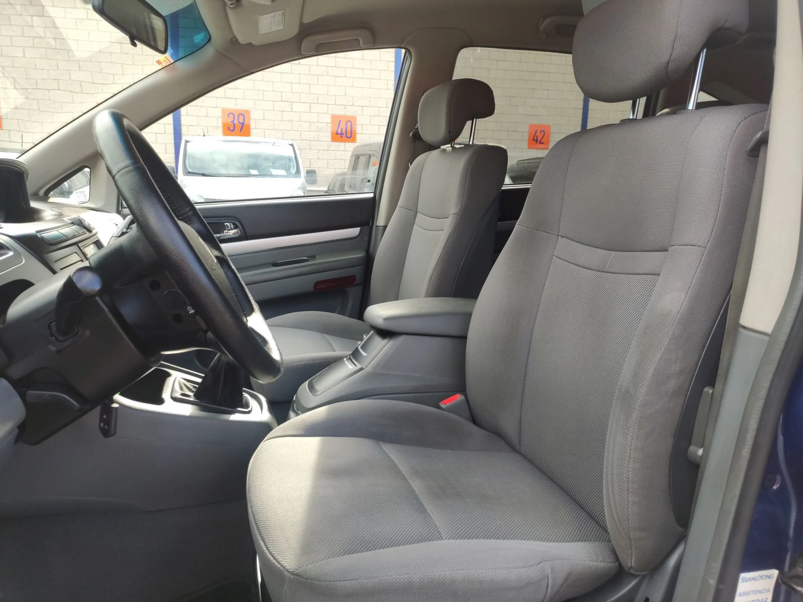 SsangYong Rodius 270 Xdi Premium 121 kW (165 CV) - Foto 8