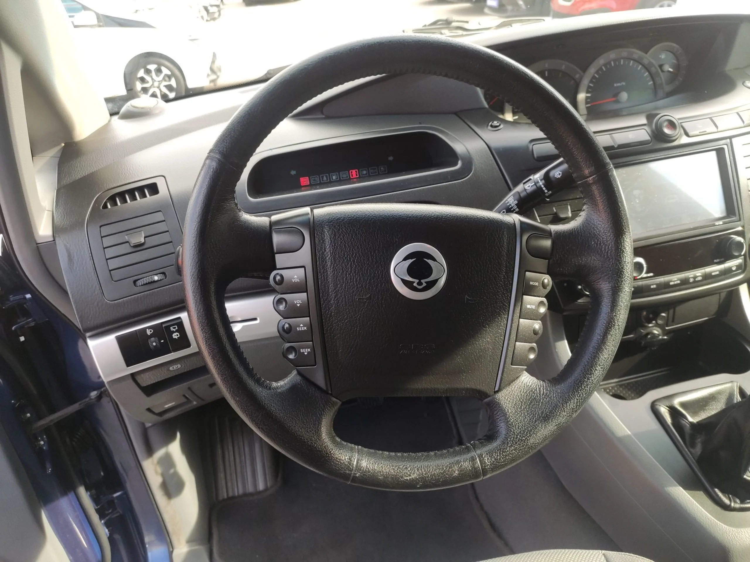 SsangYong Rodius 270 Xdi Premium 121 kW (165 CV) - Foto 11