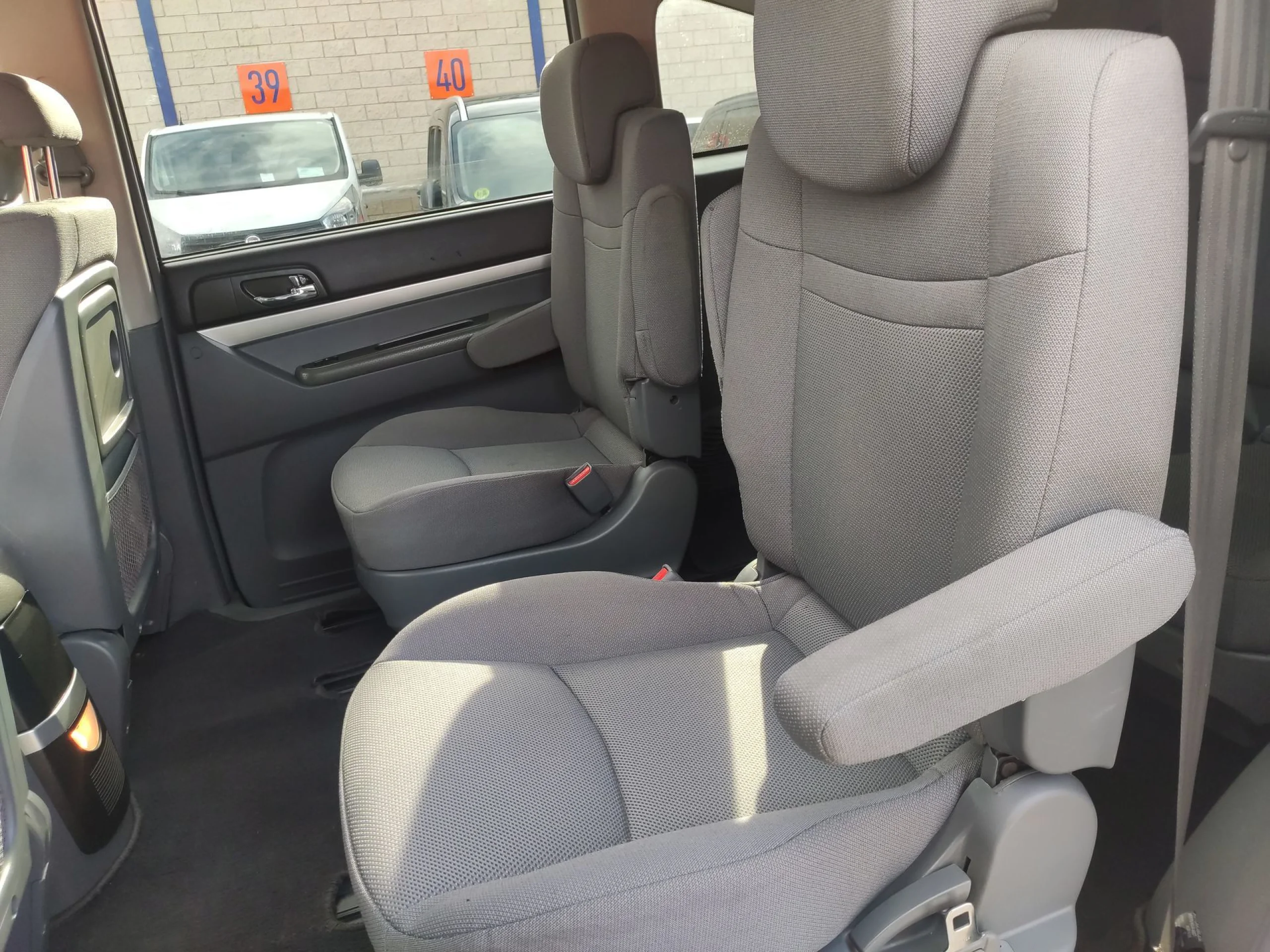 SsangYong Rodius 270 Xdi Premium 121 kW (165 CV) - Foto 18