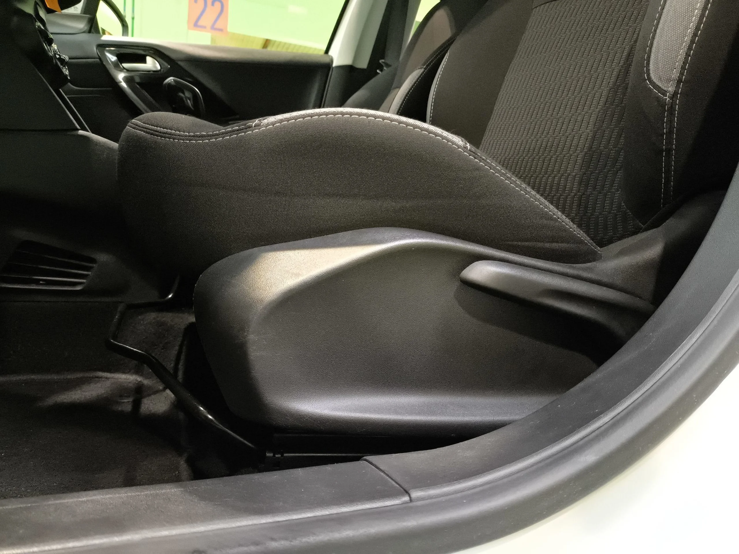 Peugeot 208 1.2 PureTech Active 61 kW (82 CV) - Foto 12
