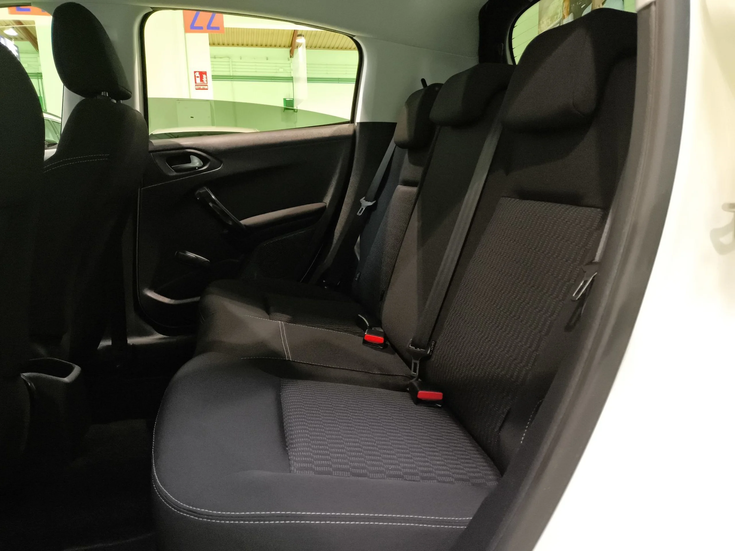 Peugeot 208 1.2 PureTech Active 61 kW (82 CV) - Foto 21