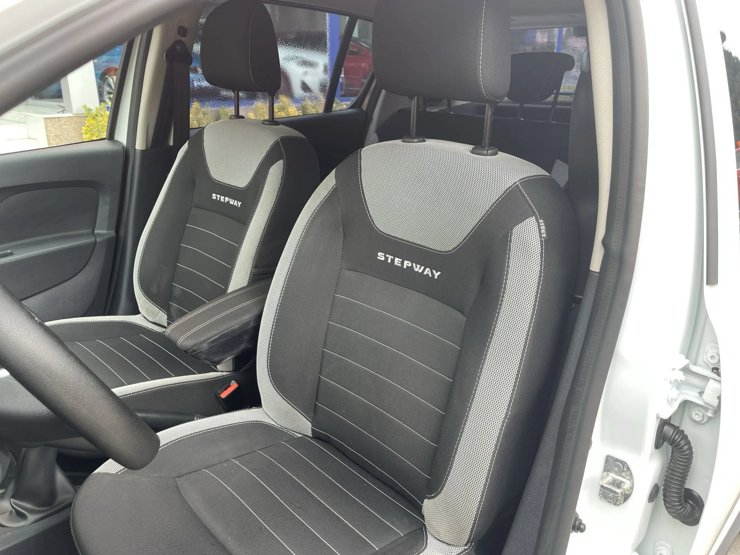 Dacia Sandero Comfort TCe 66 kW (90 CV) - Foto 8