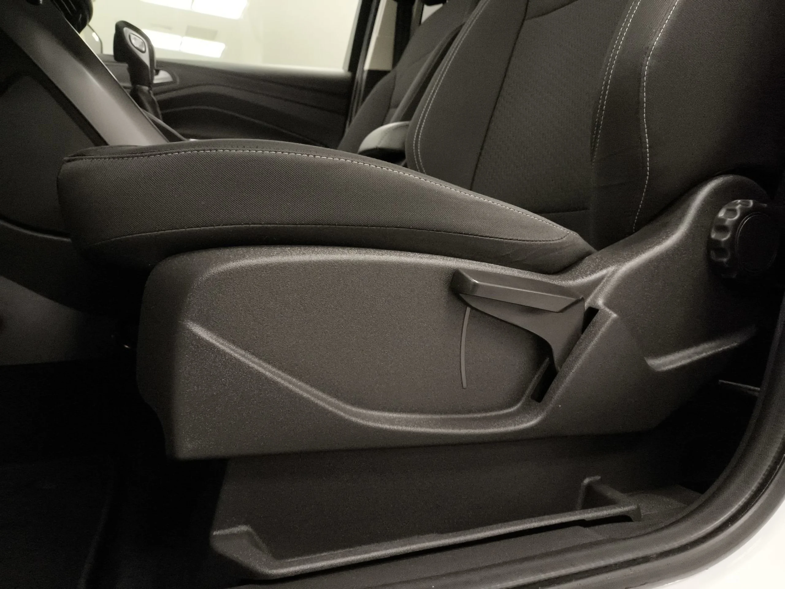 Ford Kuga 1.5 EcoBoost Trend+ 4x2 Auto 110 kW (150 CV) - Foto 9