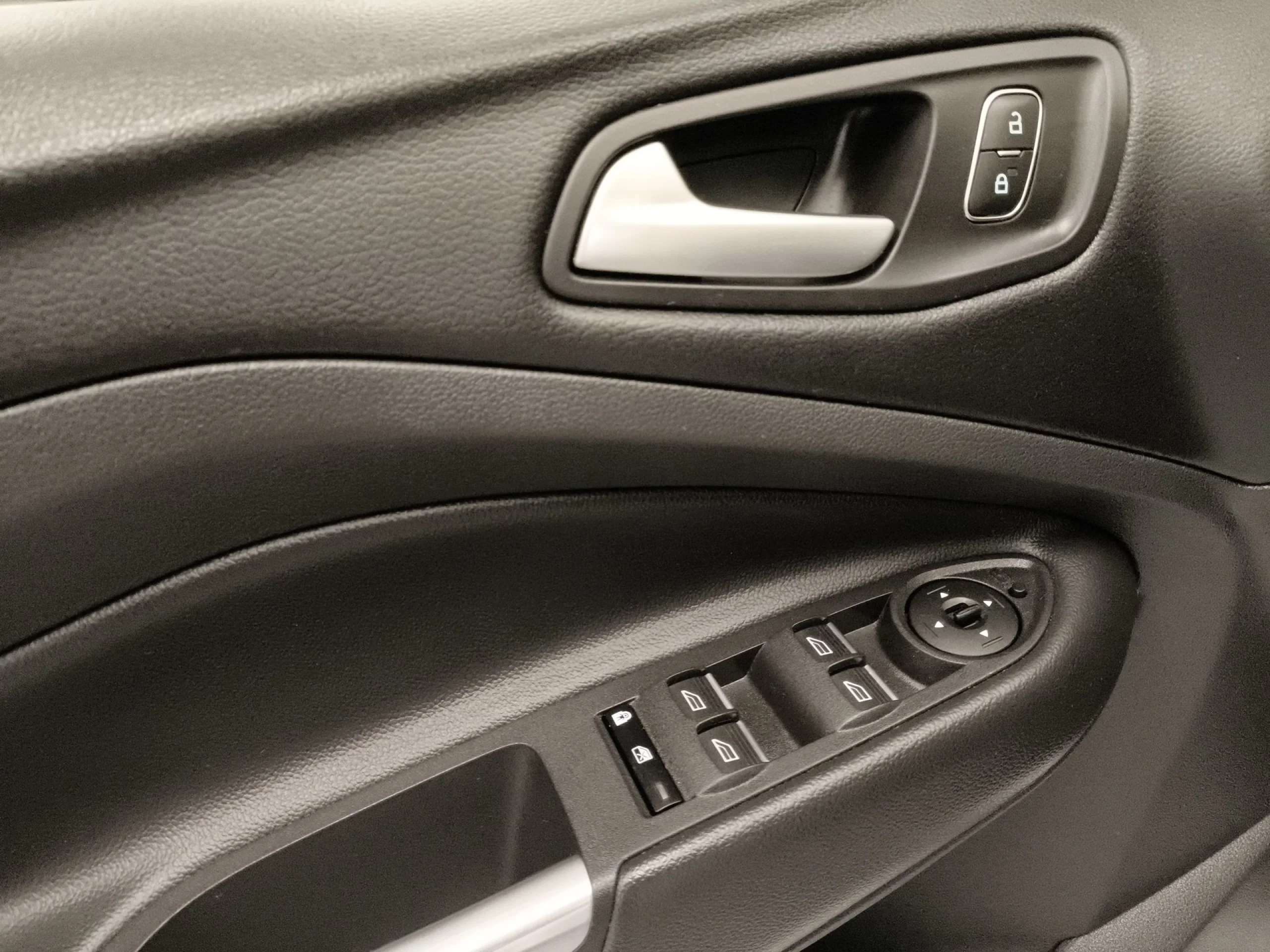 Ford Kuga 1.5 EcoBoost Trend+ 4x2 Auto 110 kW (150 CV) - Foto 10