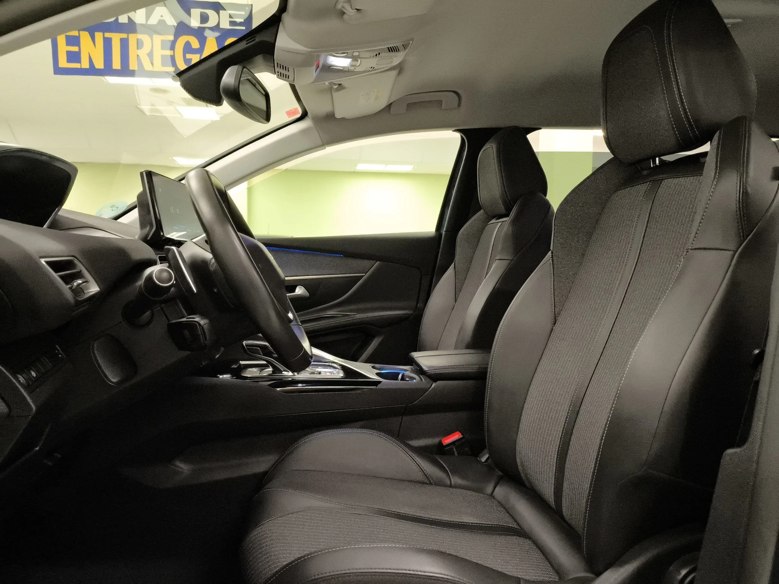 Peugeot 5008 PureTech 130 SANDS Allure Pack EAT8 96 kW (130 CV) - Foto 8
