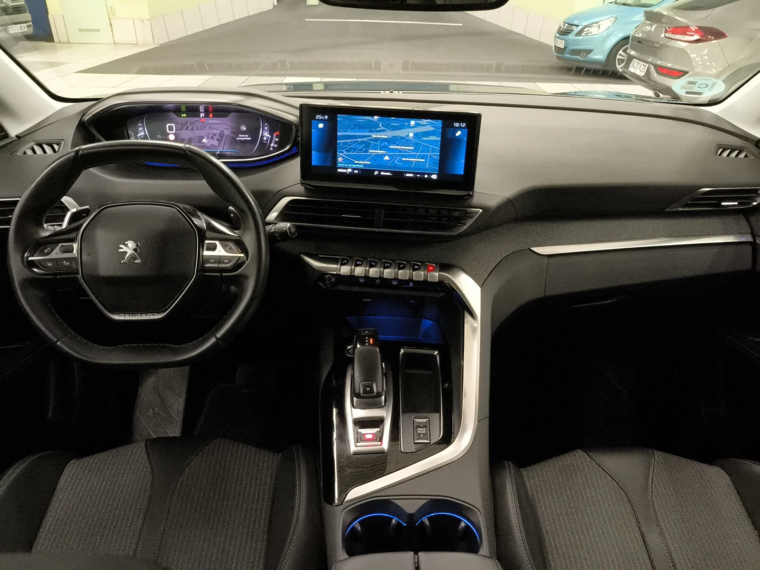 Peugeot 5008 PureTech 130 SANDS Allure Pack EAT8 96 kW (130 CV) - Foto 11