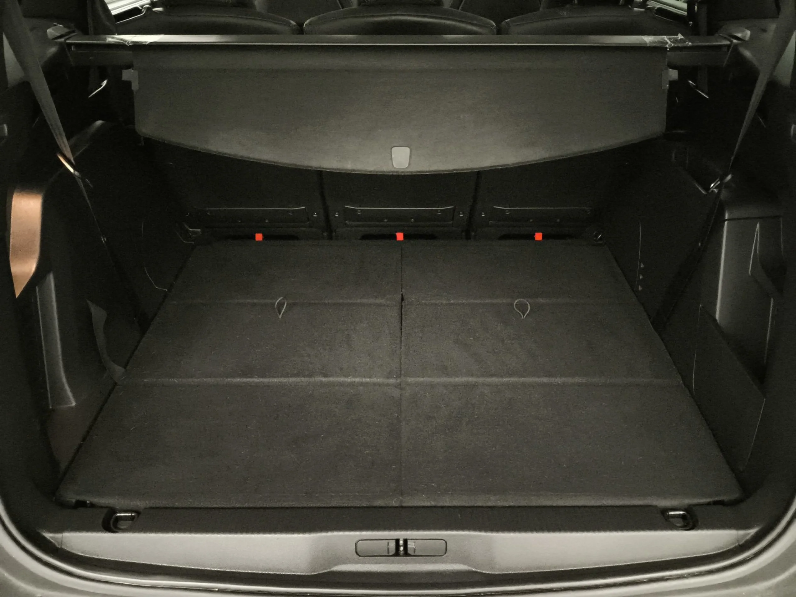 Peugeot 5008 PureTech 130 SANDS Allure Pack EAT8 96 kW (130 CV) - Foto 29