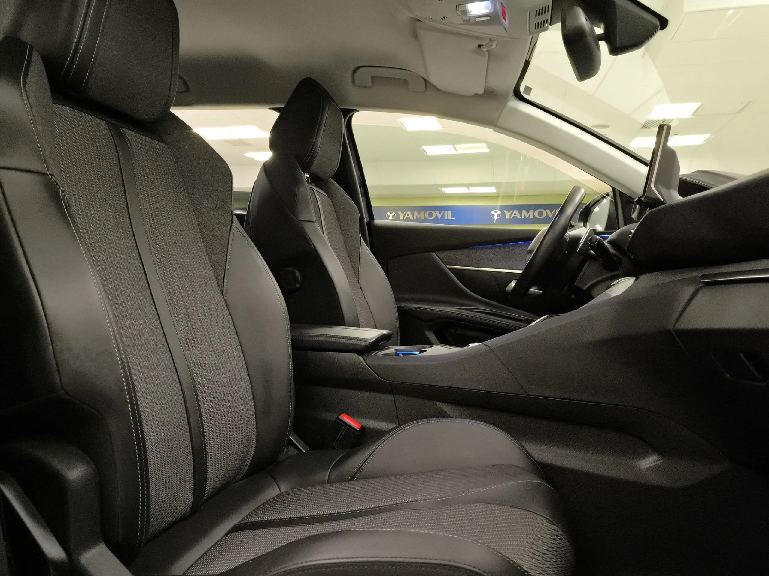 Peugeot 5008 PureTech 130 SANDS Allure Pack EAT8 96 kW (130 CV) - Foto 30