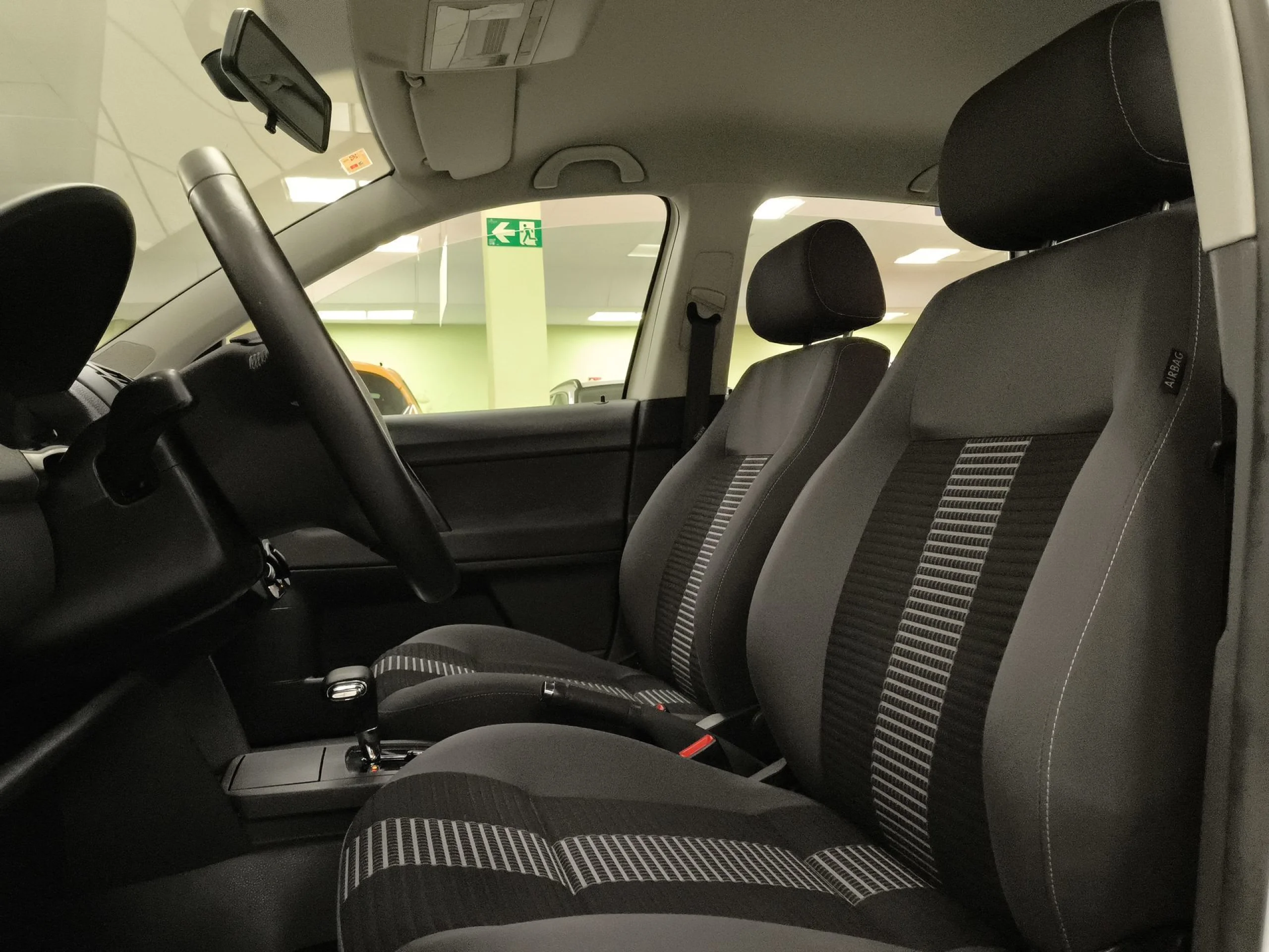 Volkswagen Polo United 1.4 59 kW (80 CV) Auto - Foto 8