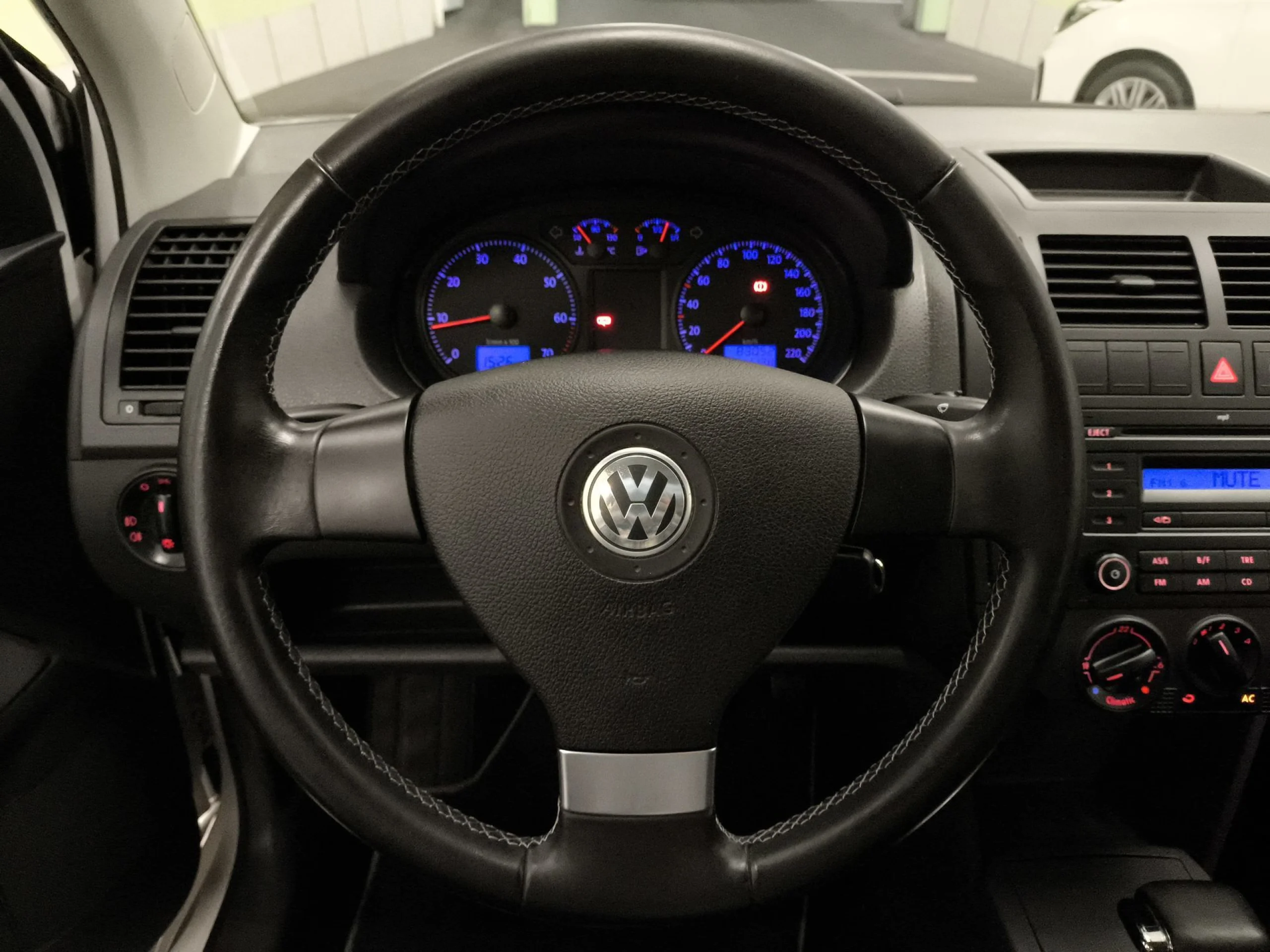 Volkswagen Polo United 1.4 59 kW (80 CV) Auto - Foto 13