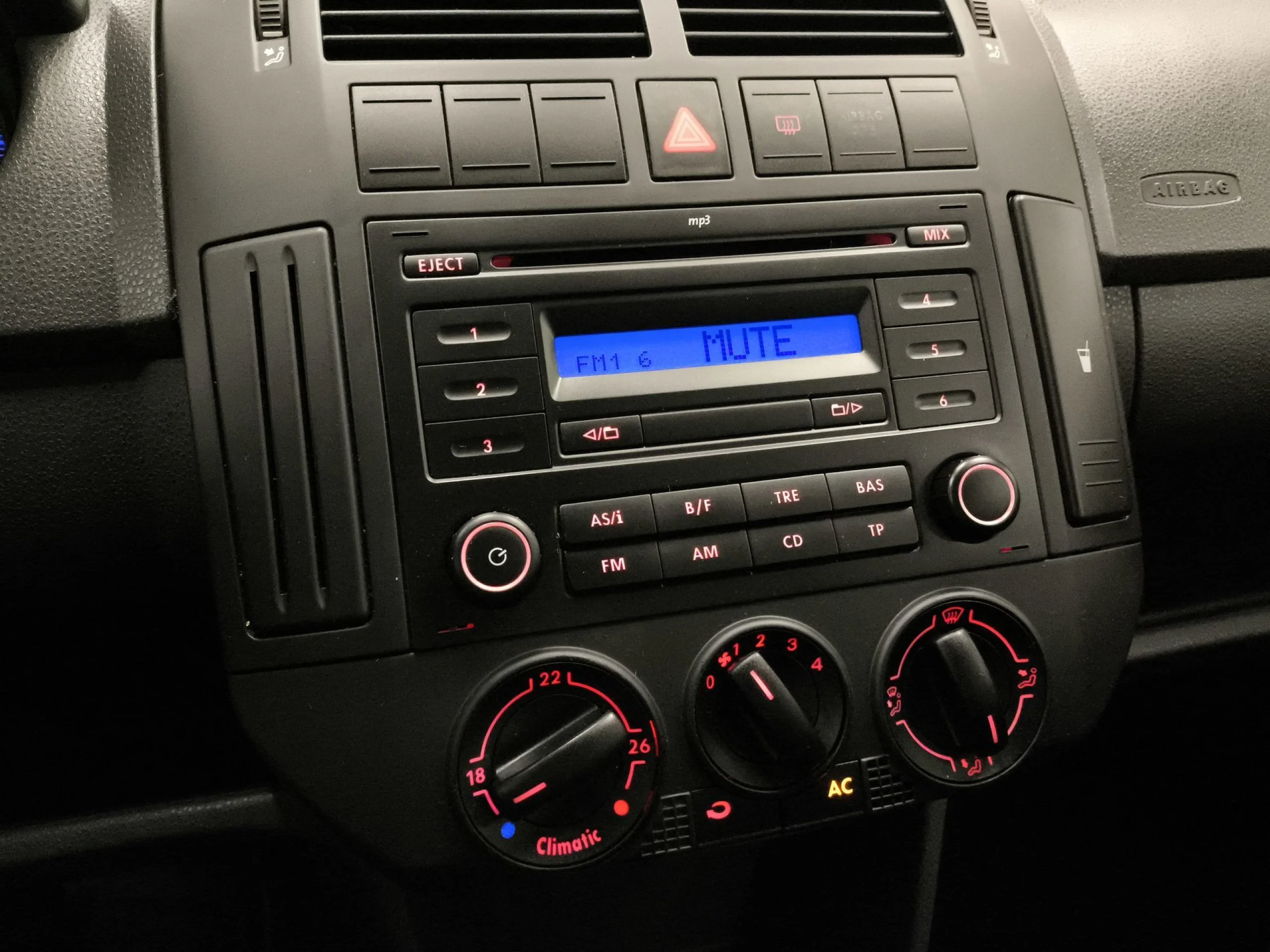 Volkswagen Polo United 1.4 59 kW (80 CV) Auto - Foto 15