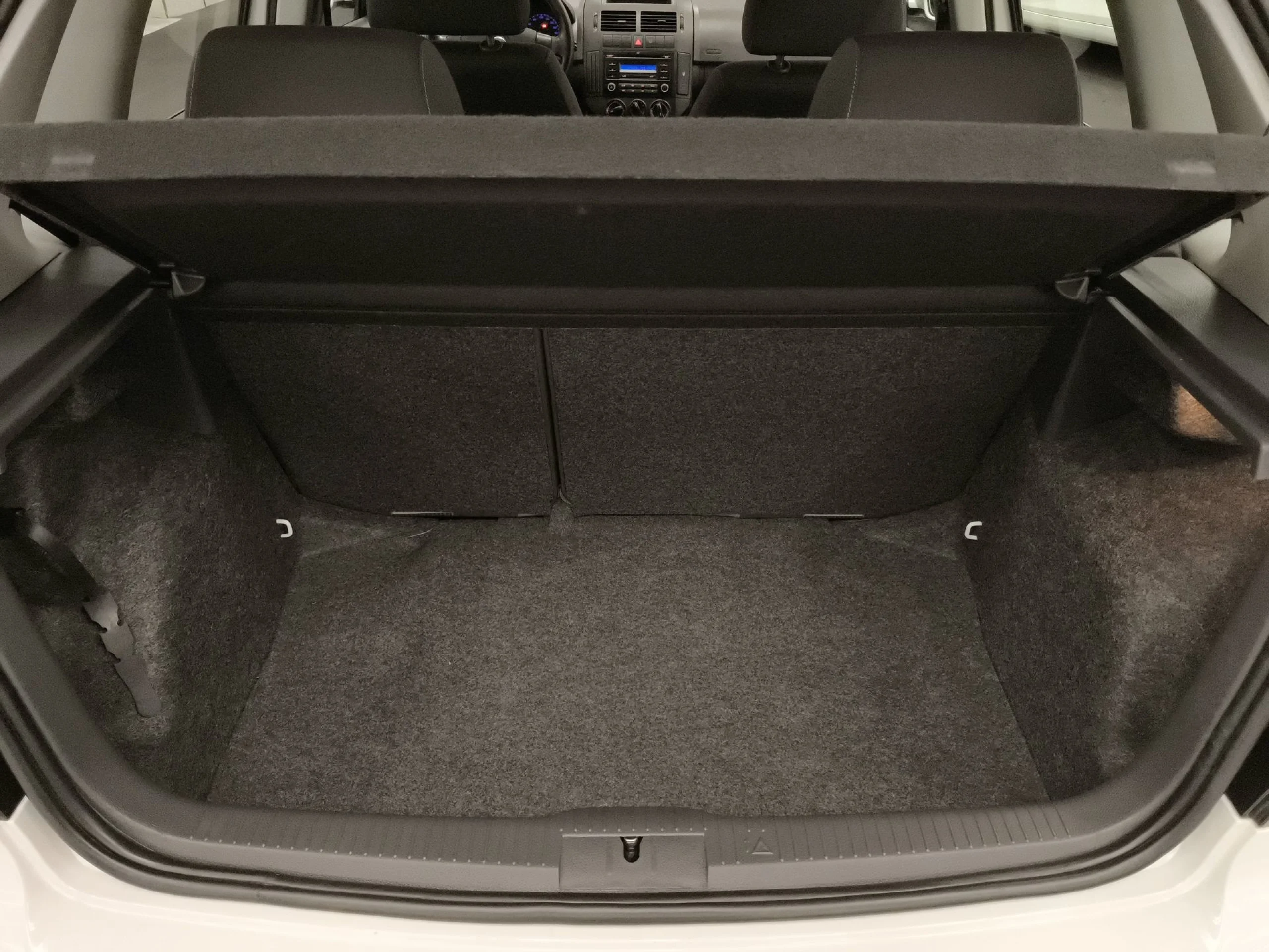 Volkswagen Polo United 1.4 59 kW (80 CV) Auto - Foto 19