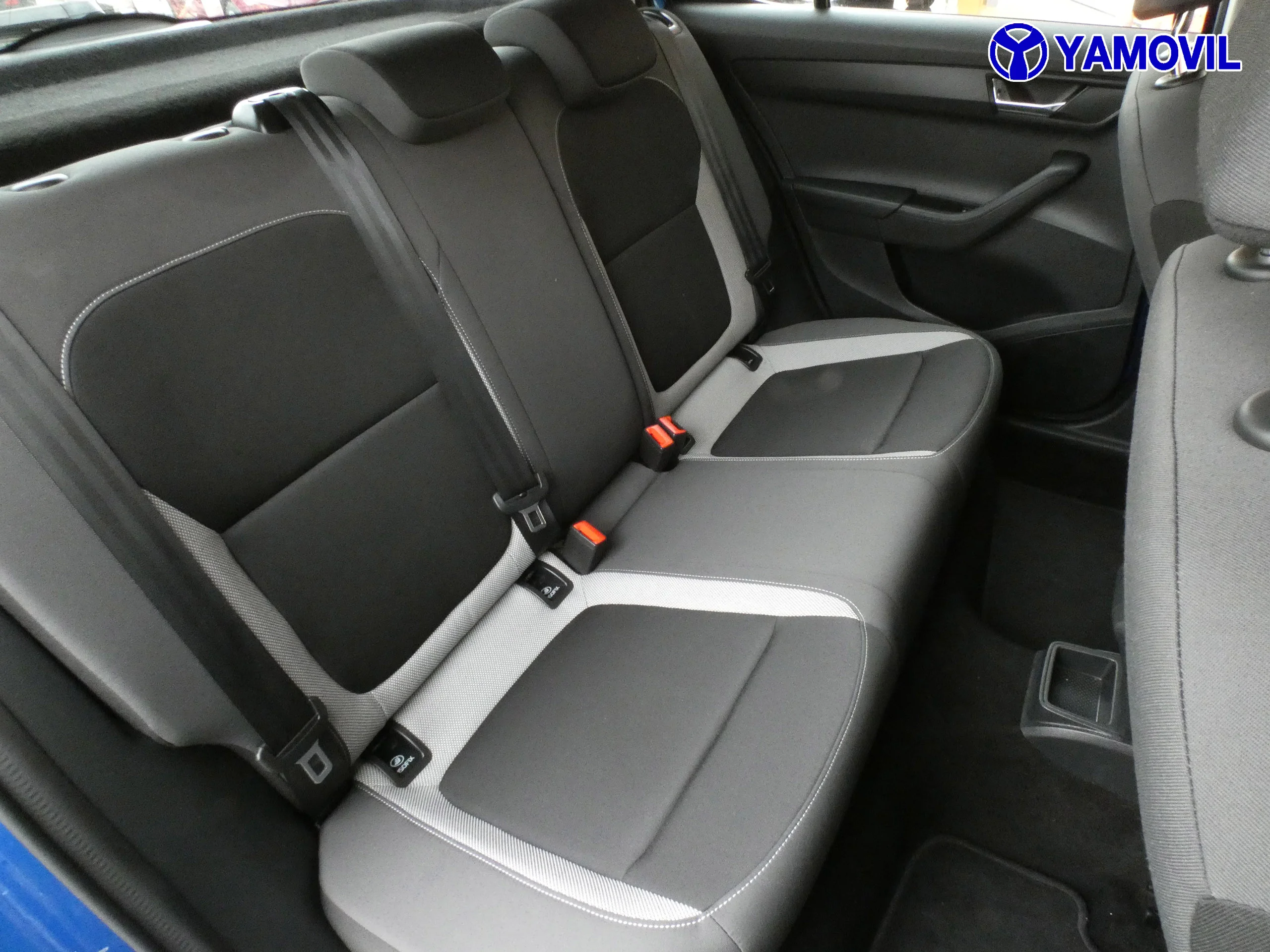 Skoda Fabia 1.0 MPI COLOR CONCEPT - Foto 18