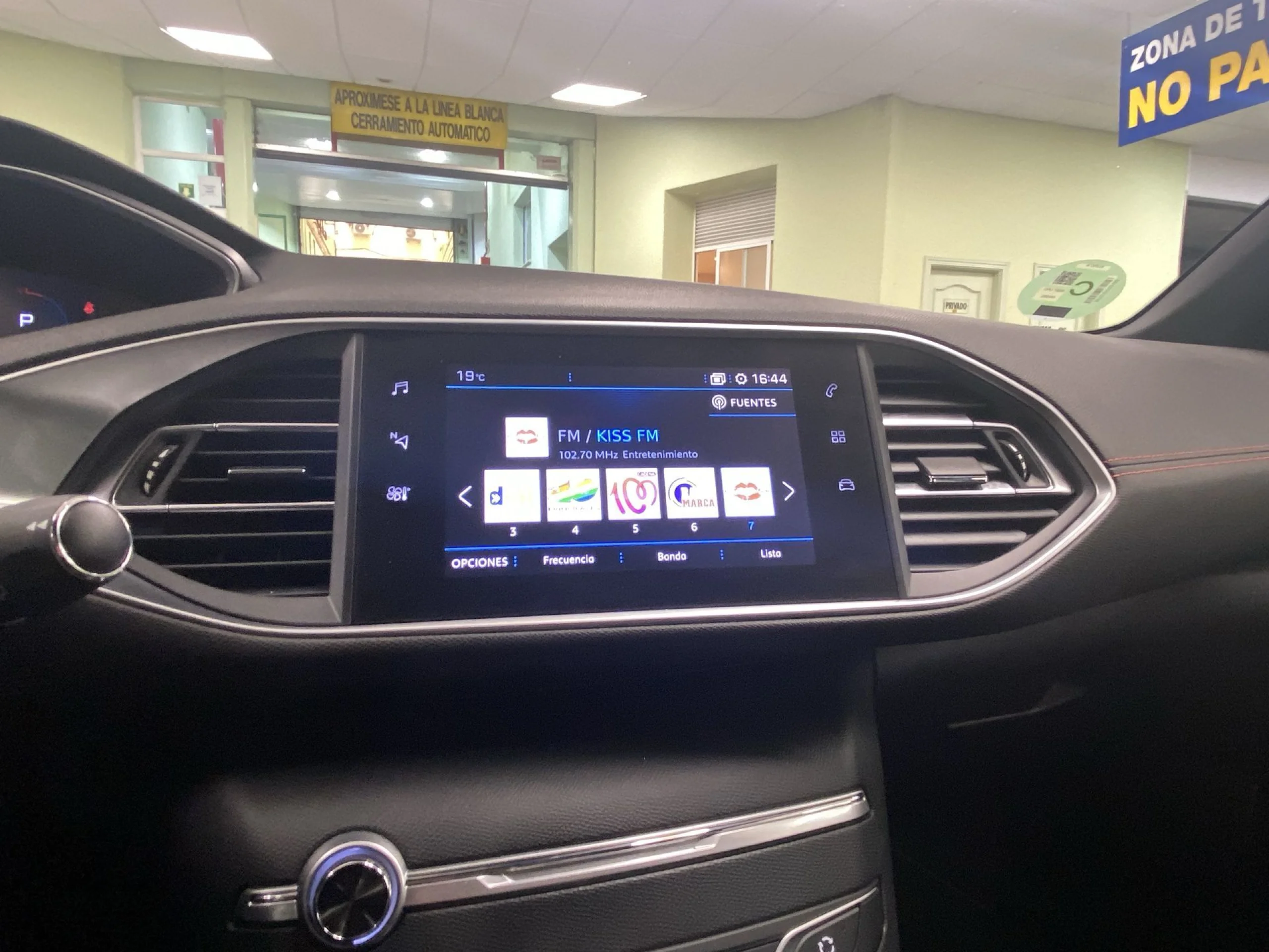 Peugeot 308 SW BlueHDI 130 GT EAT8 96 kW (130 CV) - Foto 13