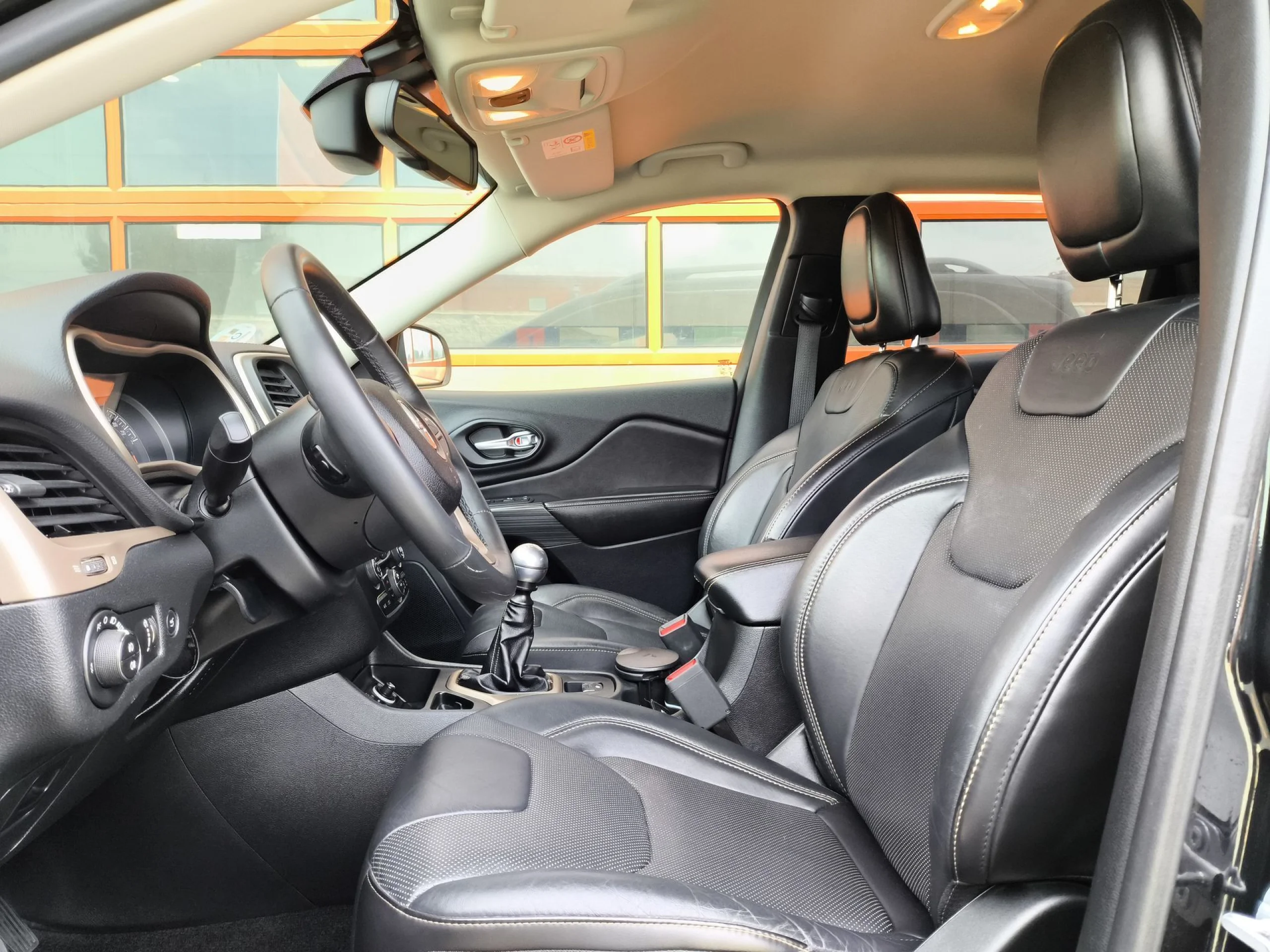 Jeep Cherokee 2.0 CRD Limited 4x2 103 kW (140 CV) - Foto 8