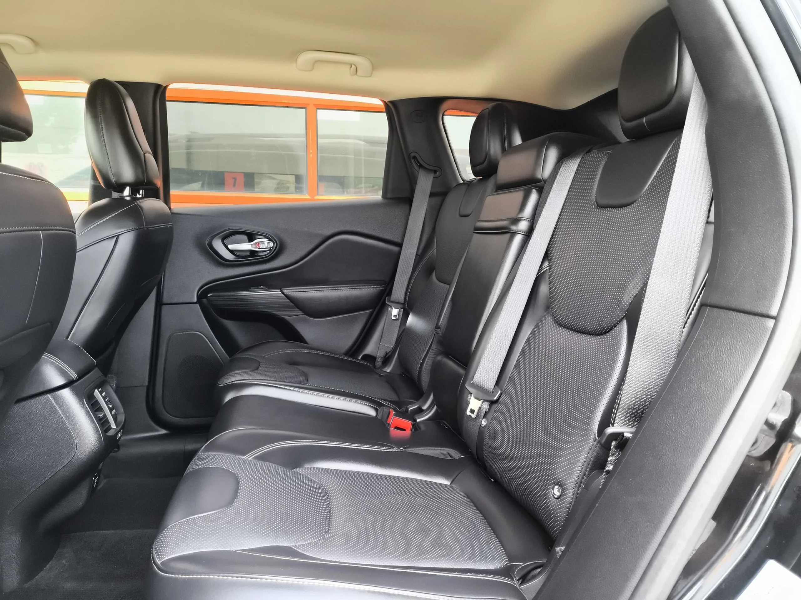 Jeep Cherokee 2.0 CRD Limited 4x2 103 kW (140 CV) - Foto 19