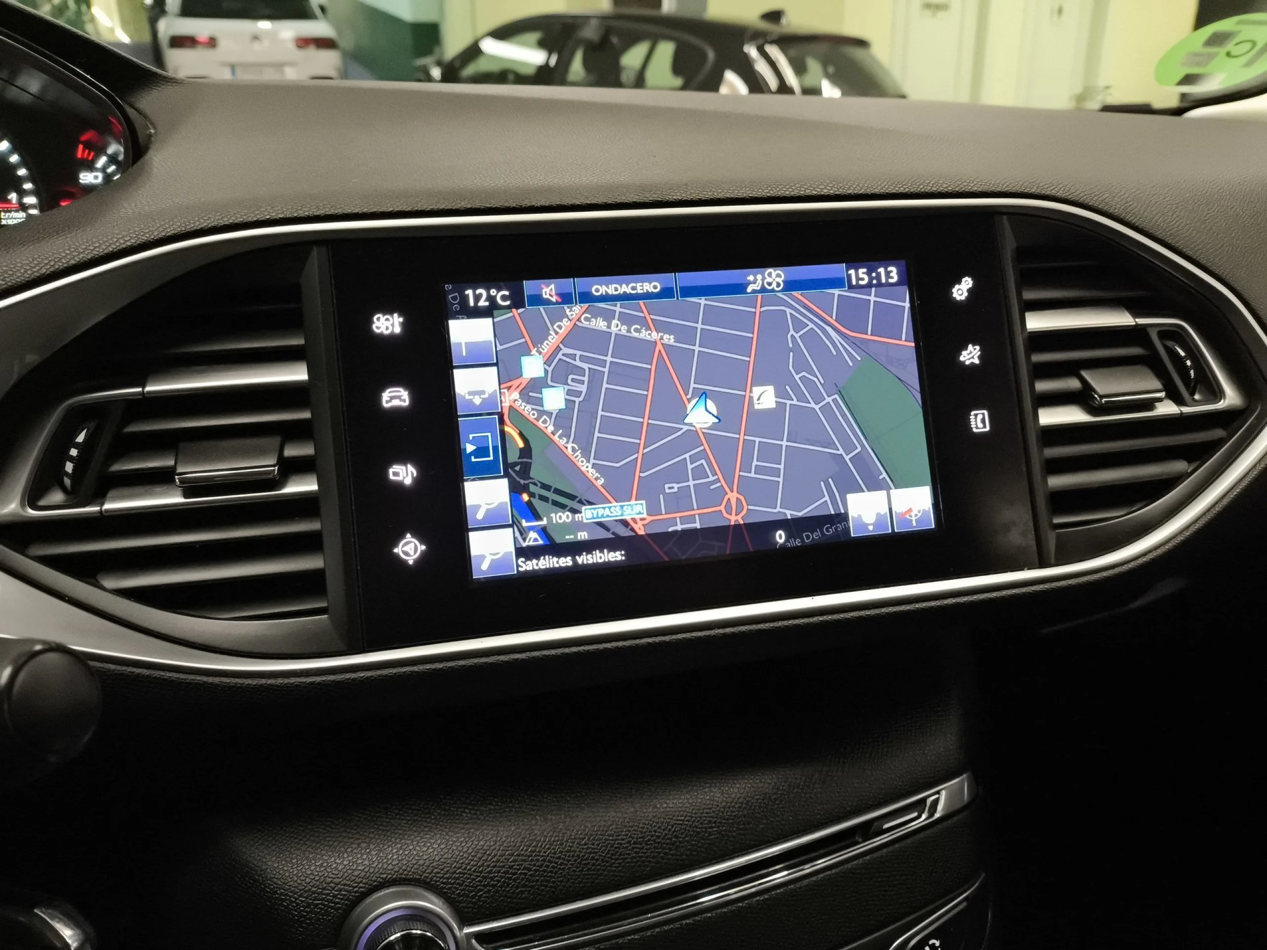 Peugeot 308 PureTech 130 SANDS Style 96 kW (130 CV) - Foto 16