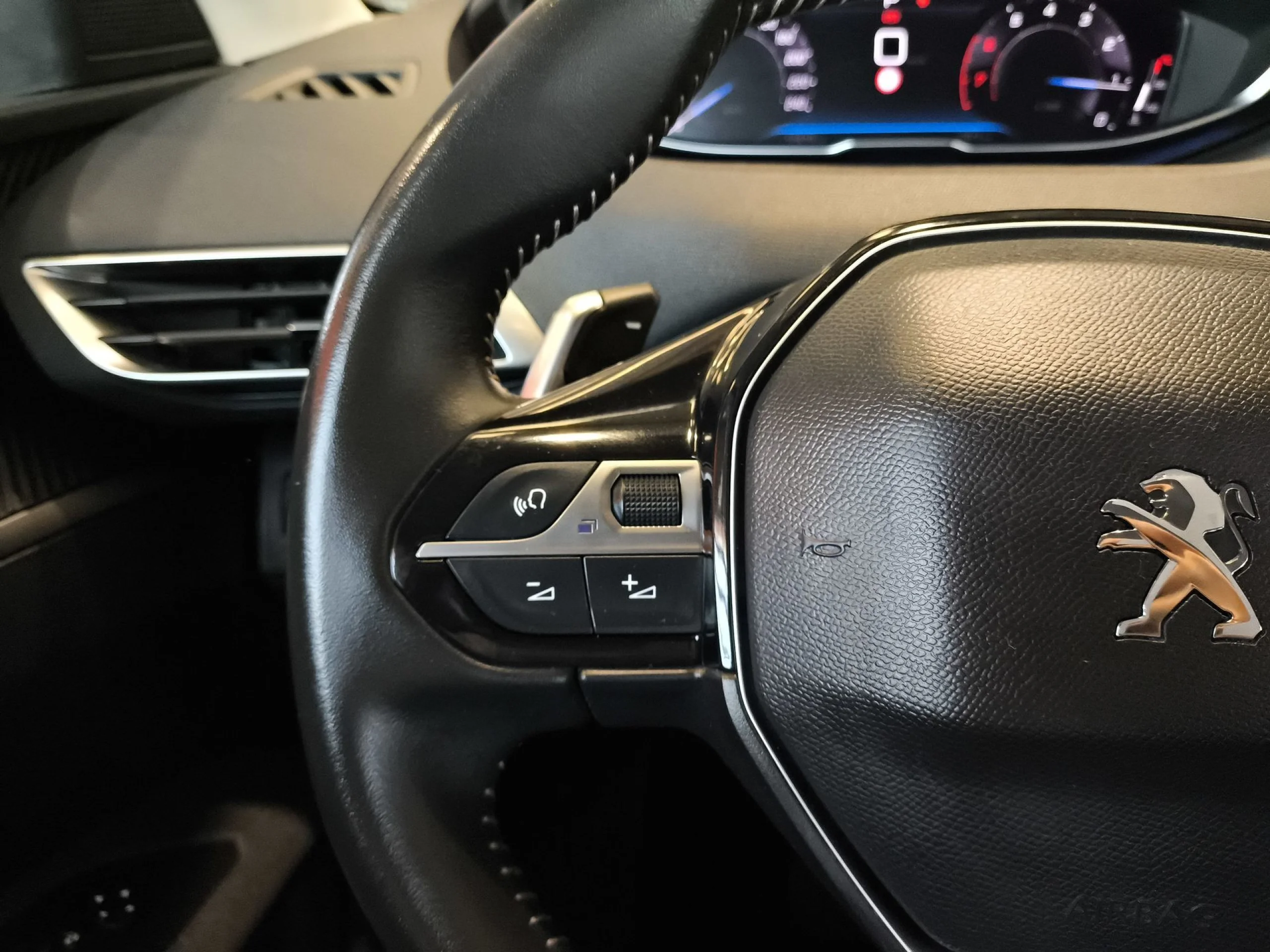 Peugeot 5008 PureTech 130 SANDS Active Pack EAT8 96 kW (130 CV) - Foto 14