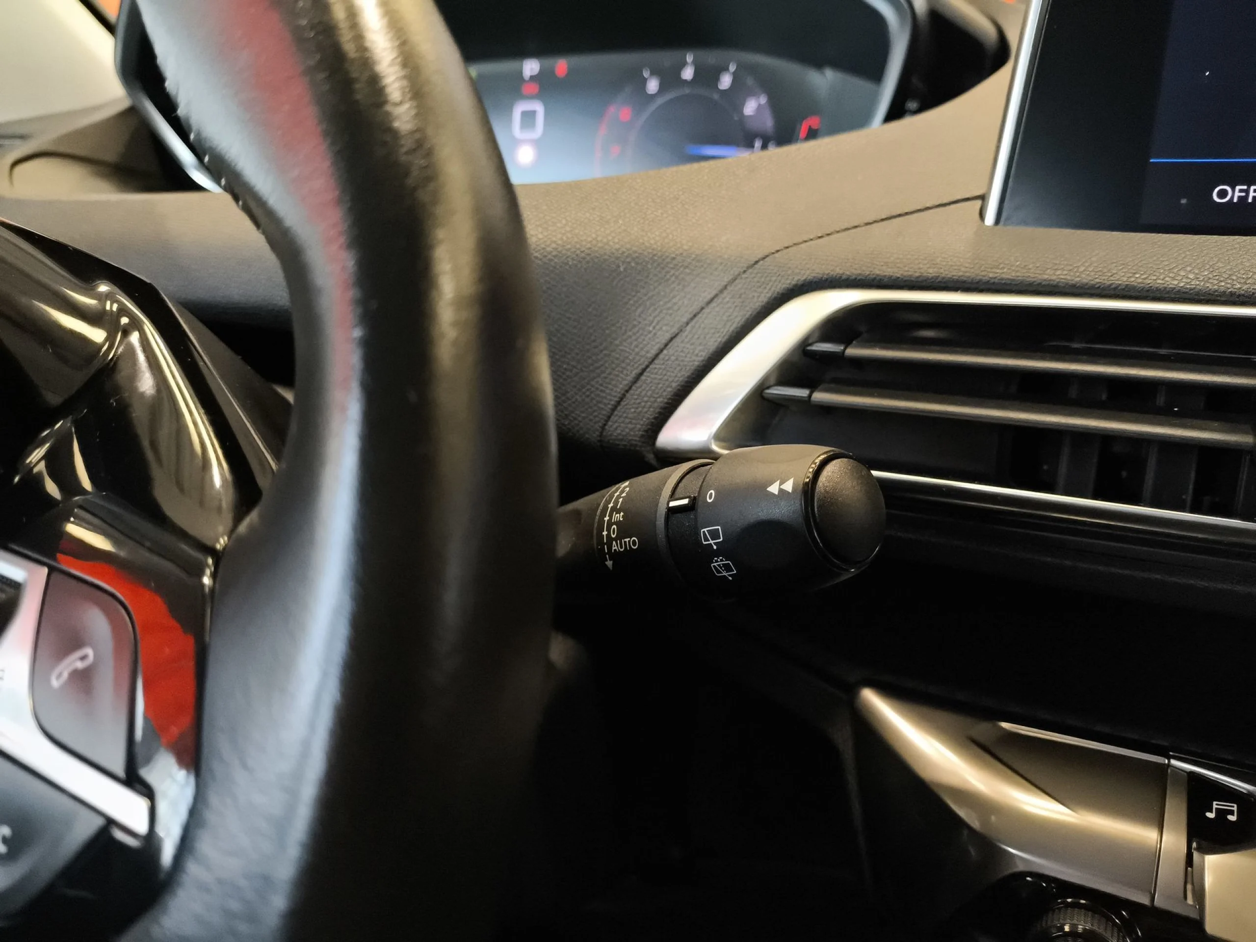 Peugeot 5008 PureTech 130 SANDS Active Pack EAT8 96 kW (130 CV) - Foto 17