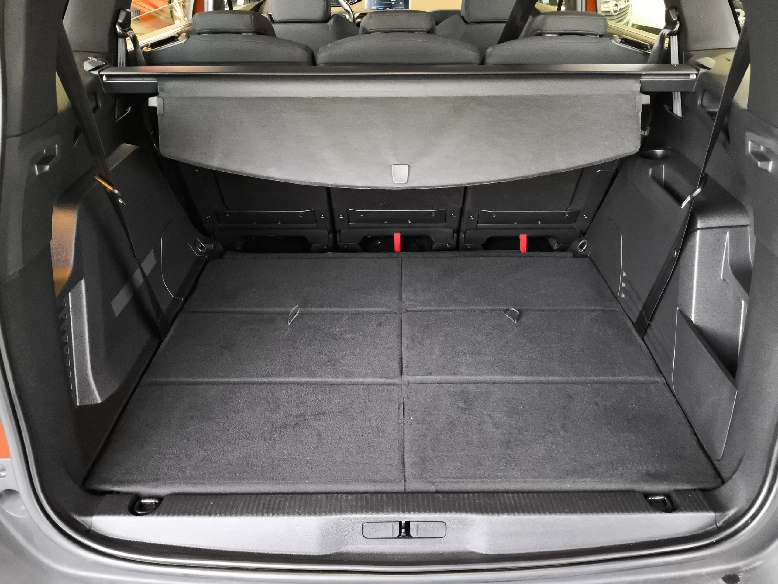 Peugeot 5008 PureTech 130 SANDS Active Pack EAT8 96 kW (130 CV) - Foto 29