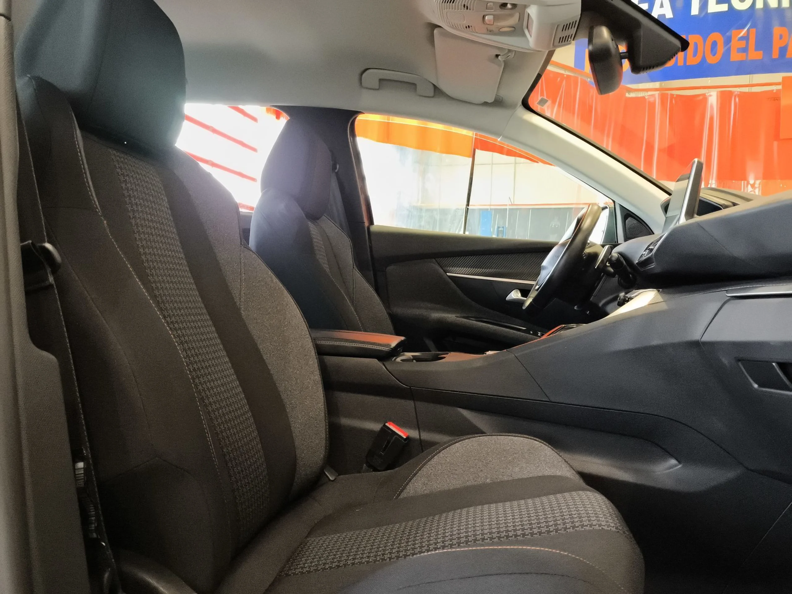 Peugeot 5008 PureTech 130 SANDS Active Pack EAT8 96 kW (130 CV) - Foto 30
